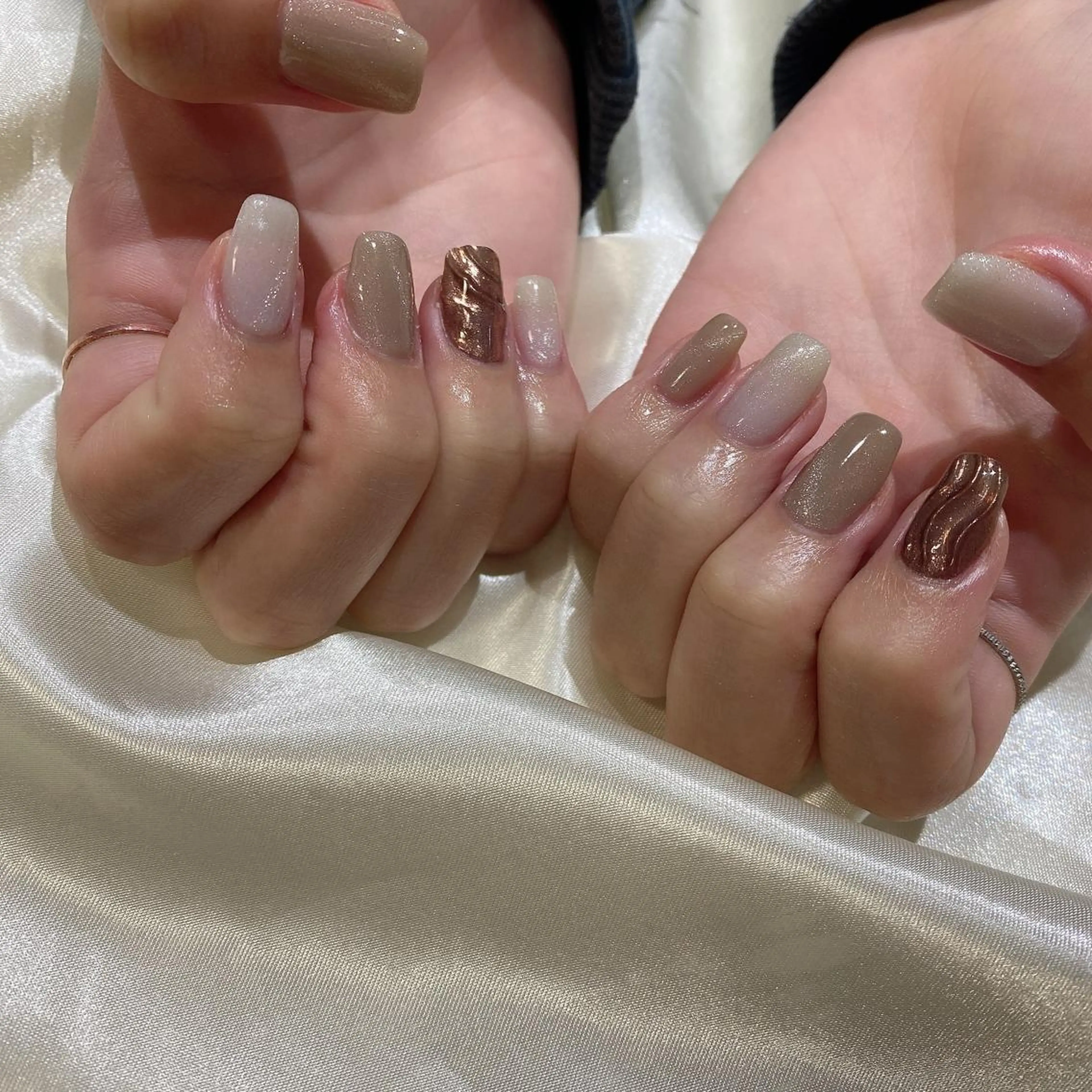 ネイル ジェルネイル マグネットネイル ハンドネイル 西岡 杏のネイルデザイン