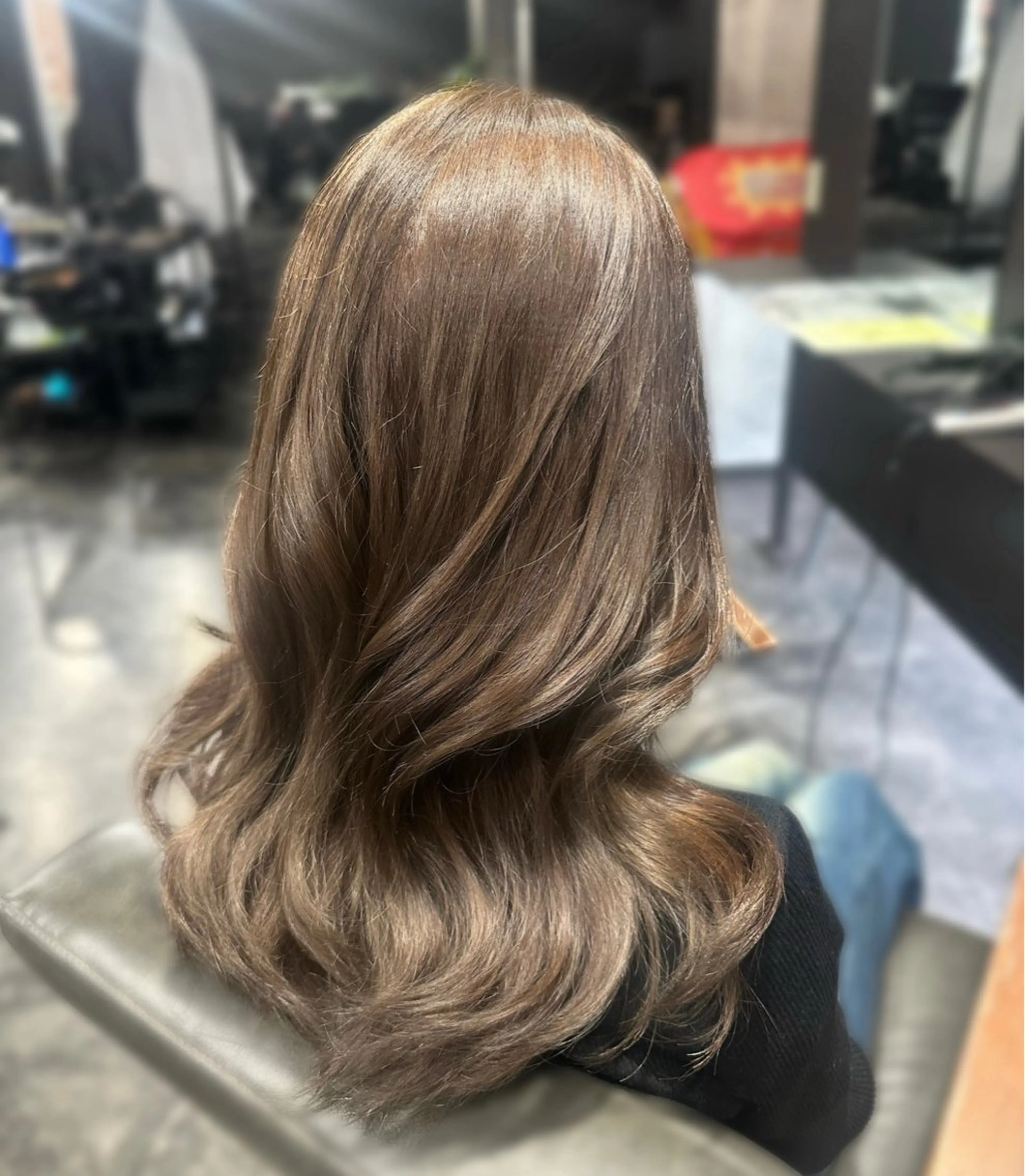 セミロング ヘアカラー amy .のヘアスタイル