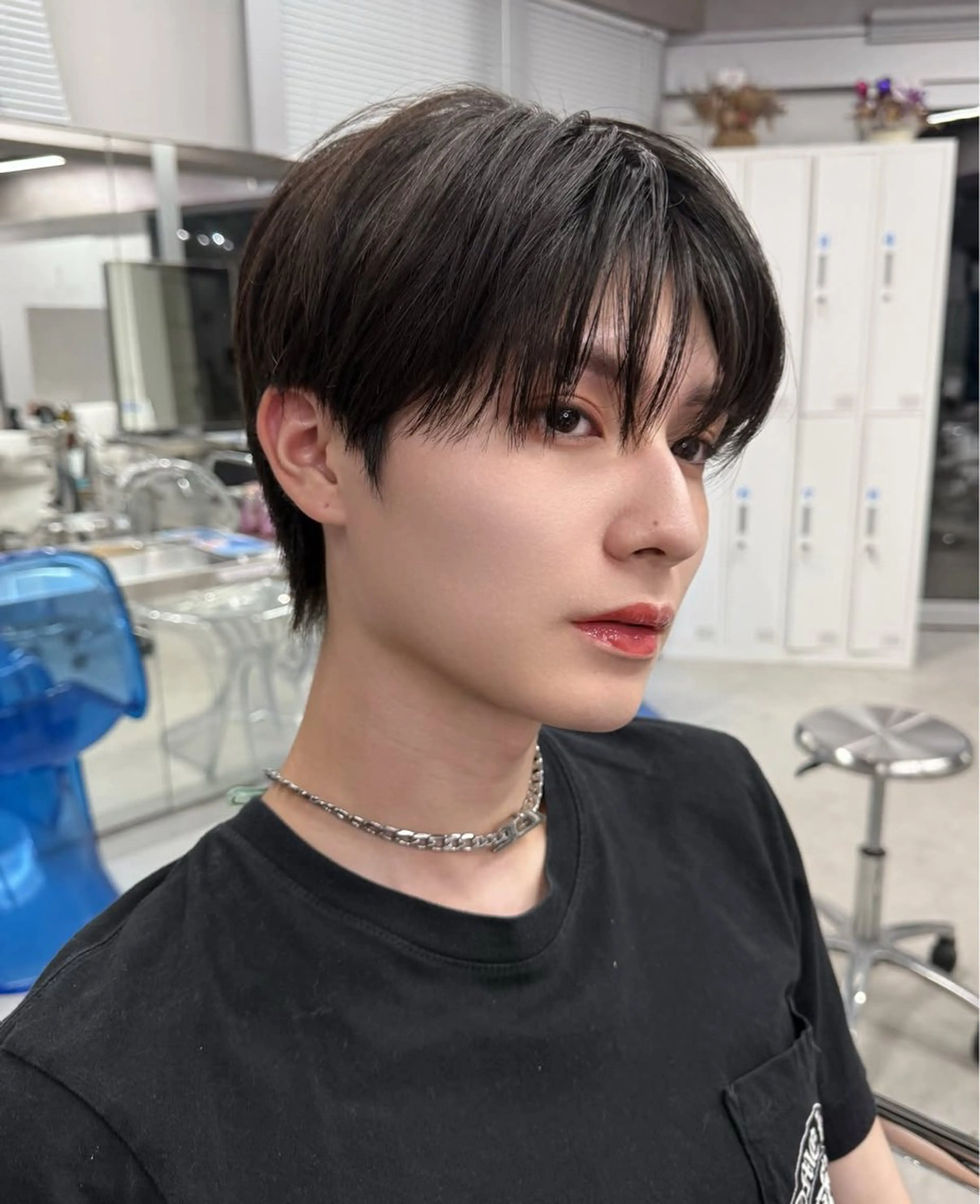 メンズ センターパート ダウンパーマ メンズパーマ スペインカール スパイキーショート カット ヘアカラー 縮毛矯正 メンズカット/眉カッ ト/ブリーチ/シオリのヘアスタイル