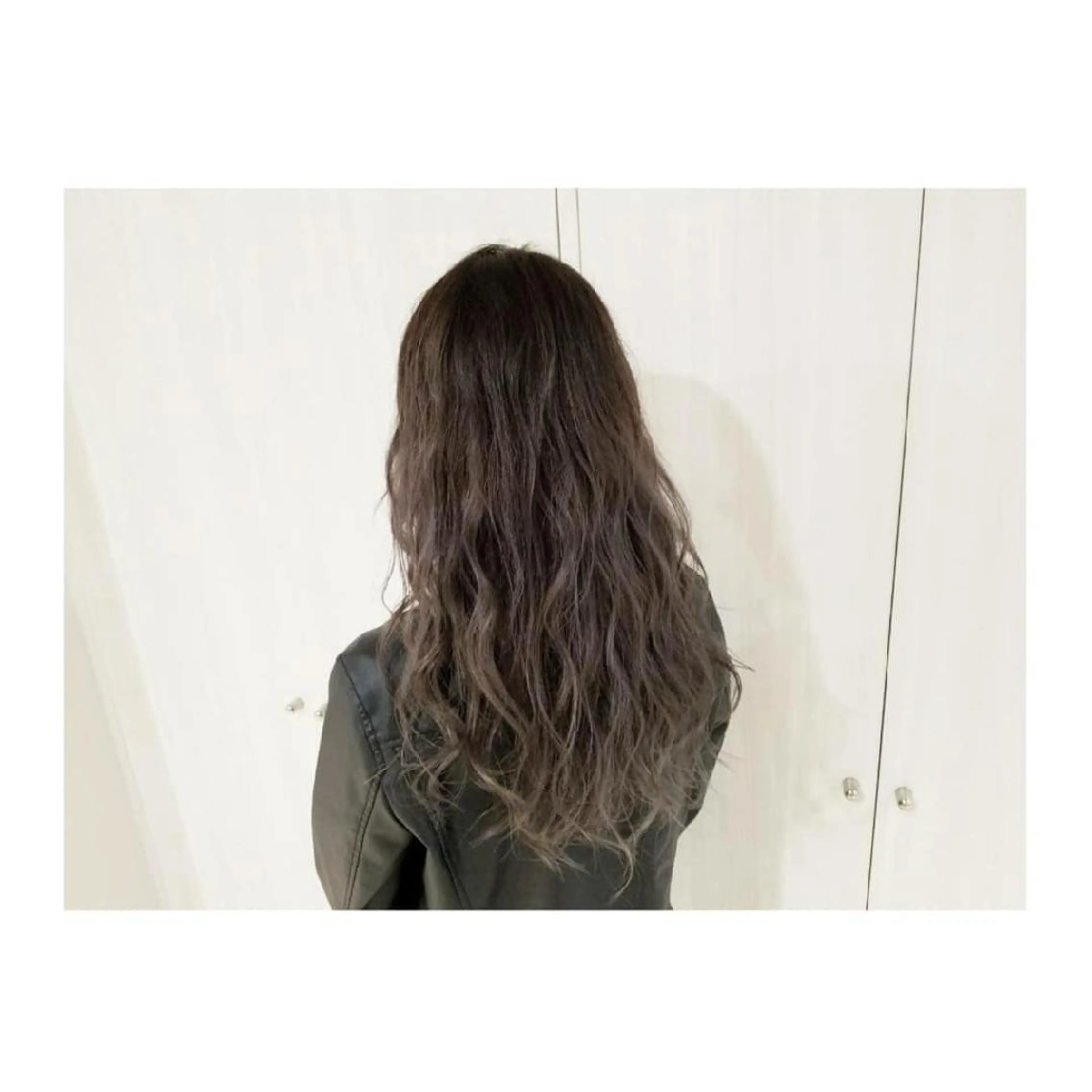 ロング カラー ブリーチ グラデーションカラー ヘアカラー Luana 矢場町のヘアスタイル