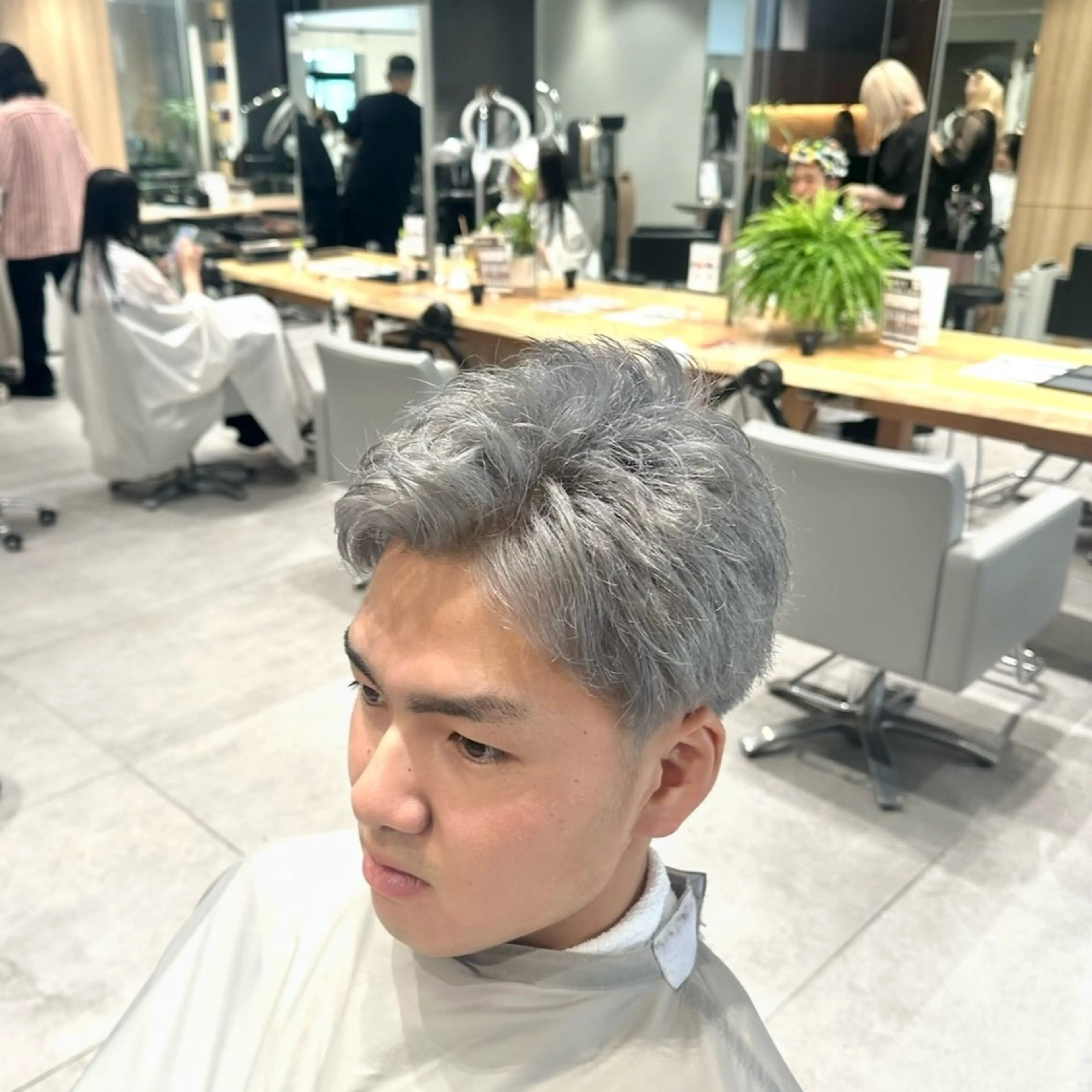 ショート カラー MINX/ボブ/ レイヤー/田中元翔のヘアスタイル