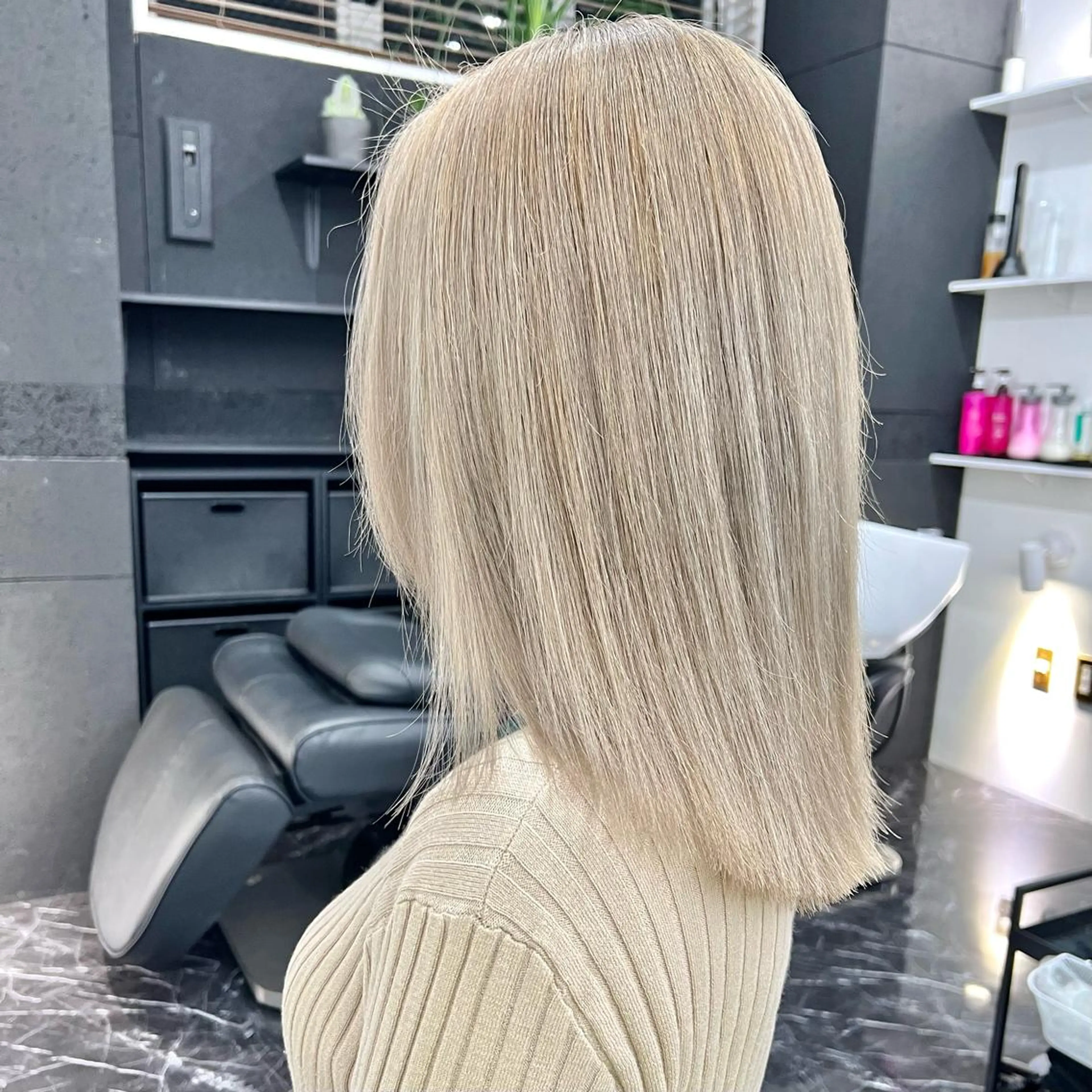 ミディアム カラー ブリーチ 透明感カラー ハイトーンカラー ChuDuck所属・ケアブリーチ×ハイト ーン専門/SHOTAのヘアスタイル