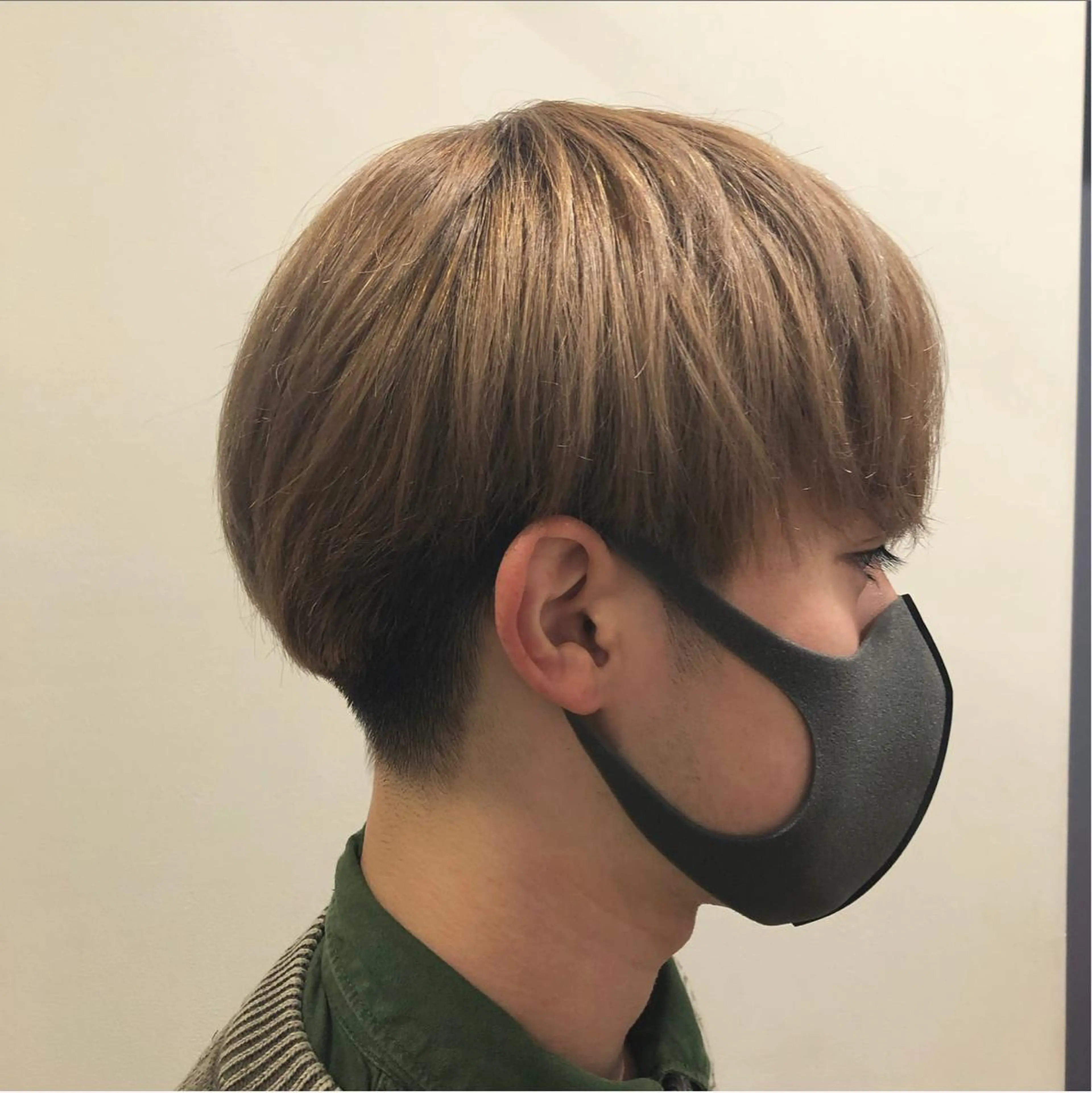 ショート カラー ブリーチ mizuho .のヘアスタイル