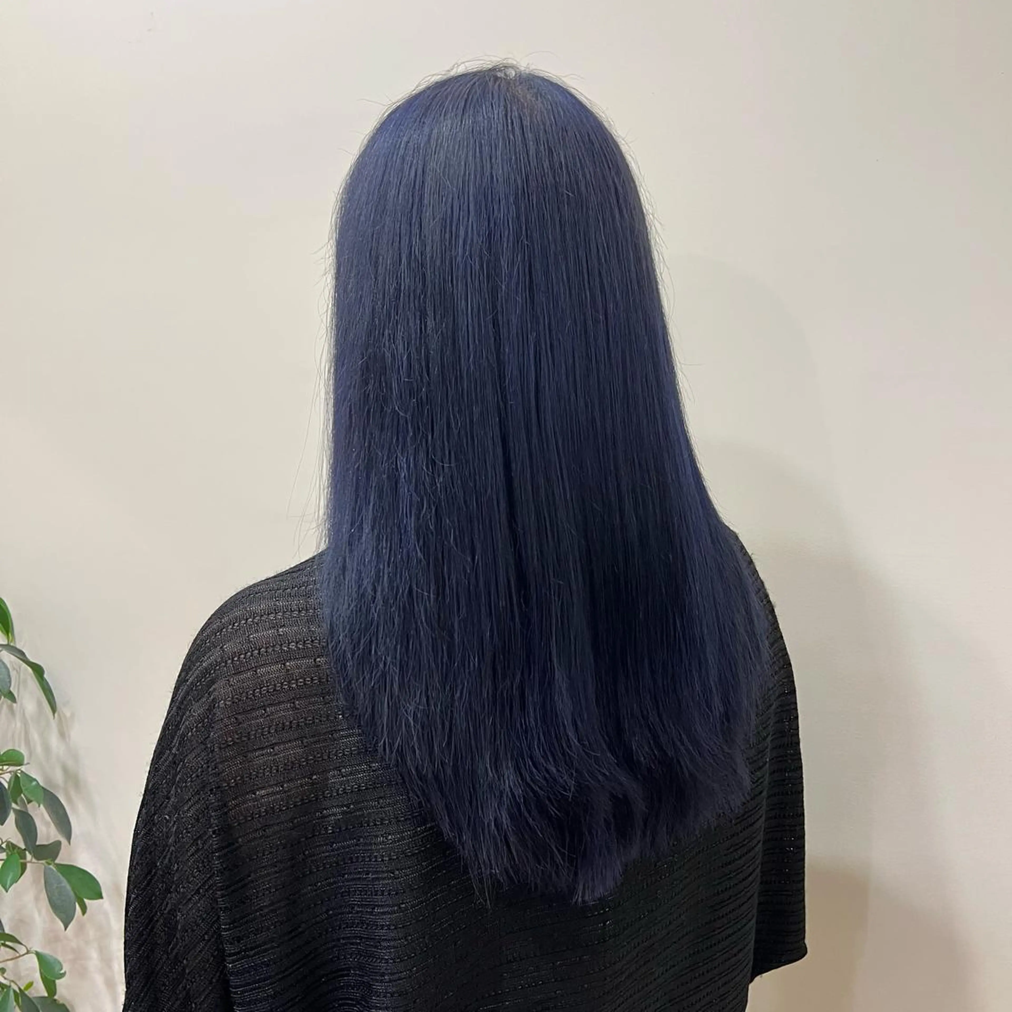 カラー ブルーカラー ネイビーカラー 染矢 優希のヘアスタイル