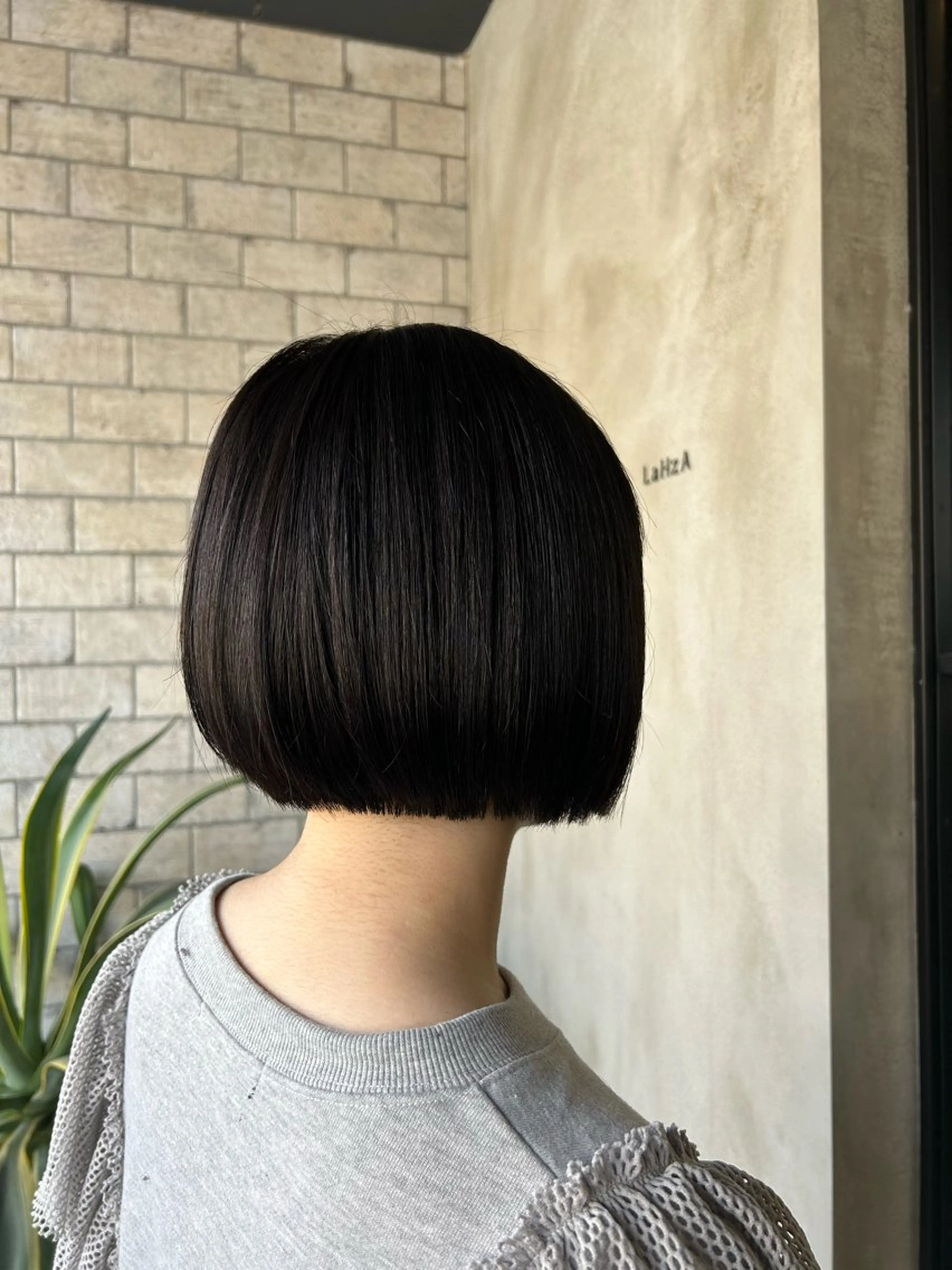 ショート ボブ レイヤーカット カット ヘアカラー ヘッドスパ 村松 美月のヘアスタイル