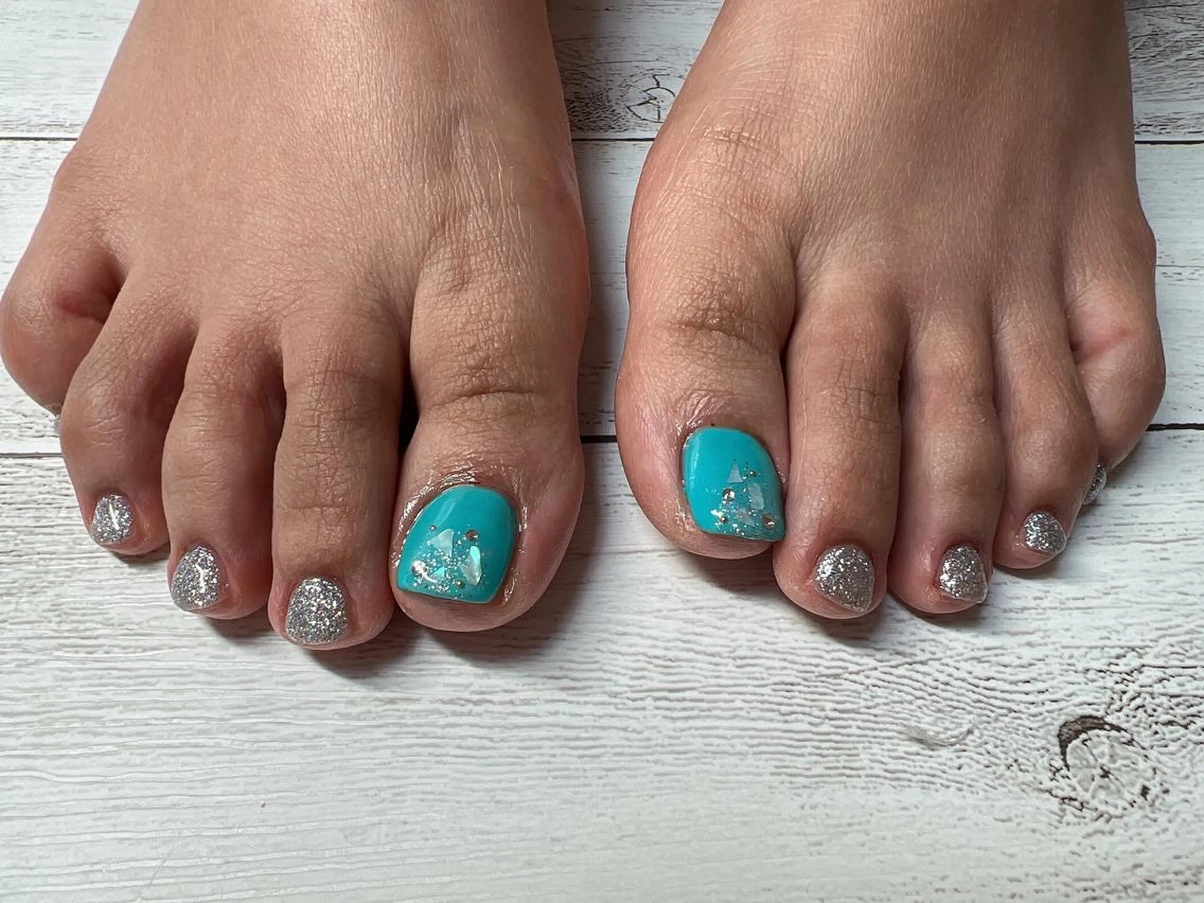 ネイル フットネイル Lavish nailのネイルデザイン