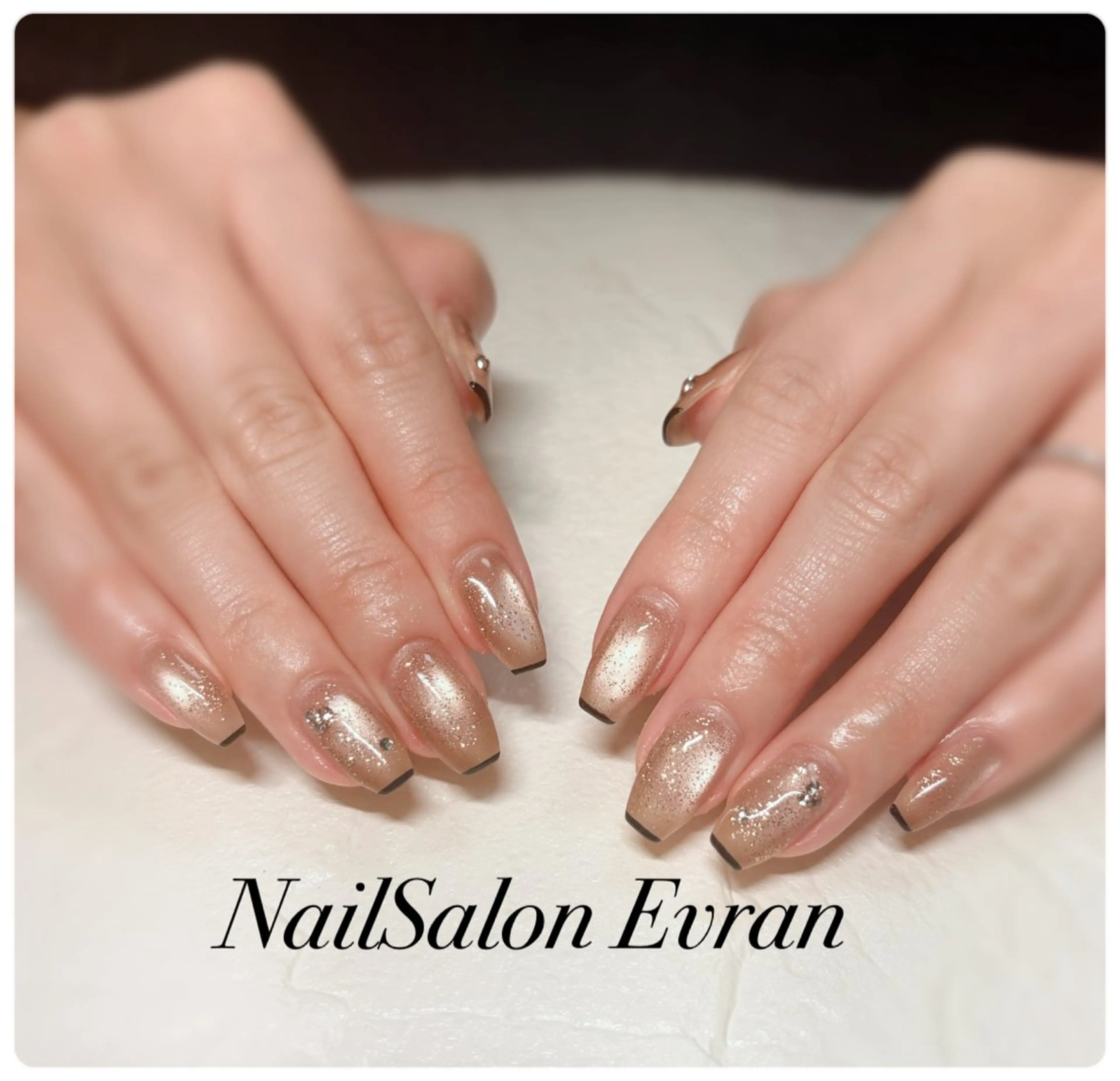 ネイル アートネイル フレンチネイル マグネットネイル 持ち込み ニュアンスネイル ハンドネイル Nail salon Evranのネイルデザイン