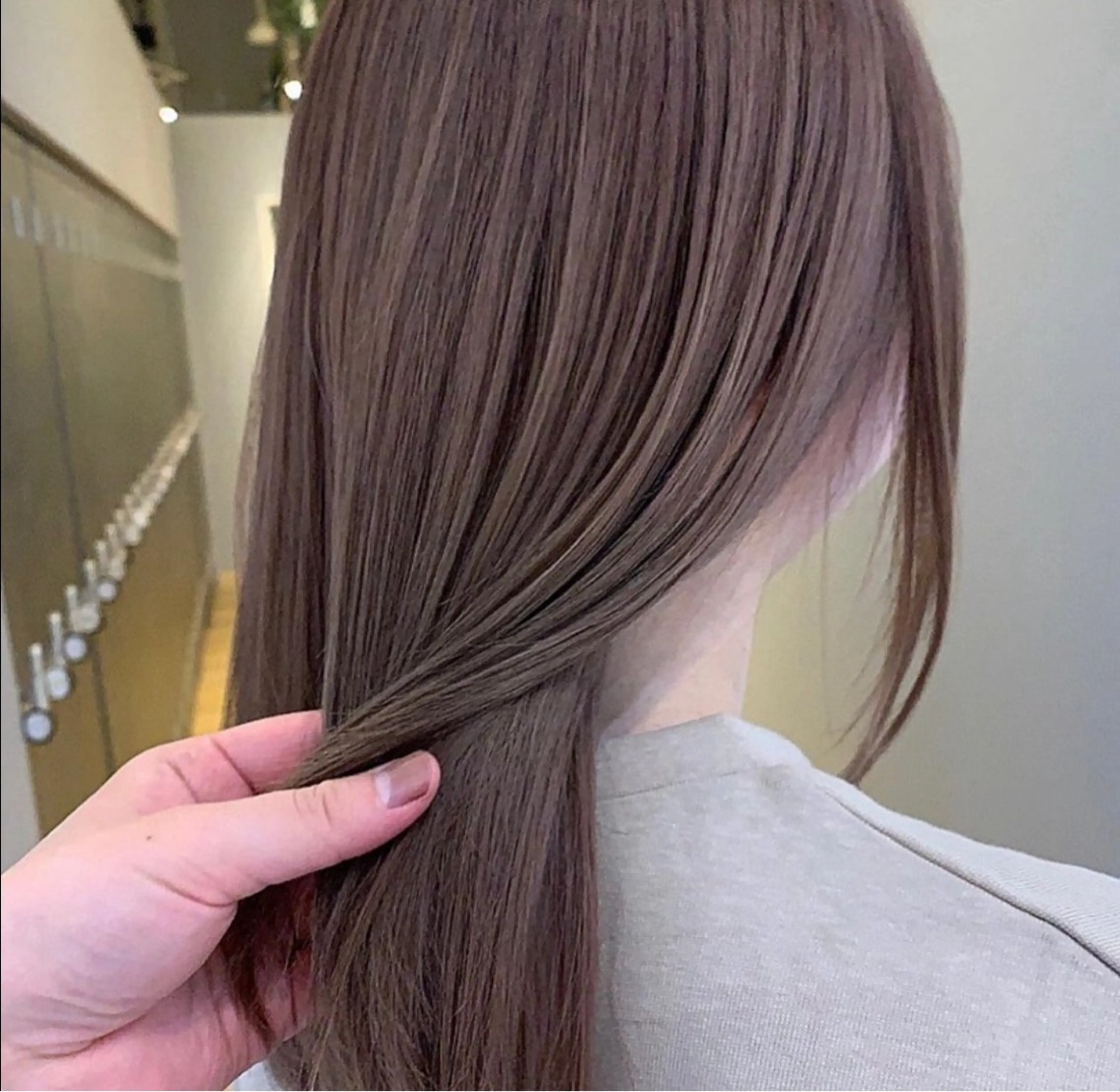 ミディアム カラー 林 美佑のヘアスタイル