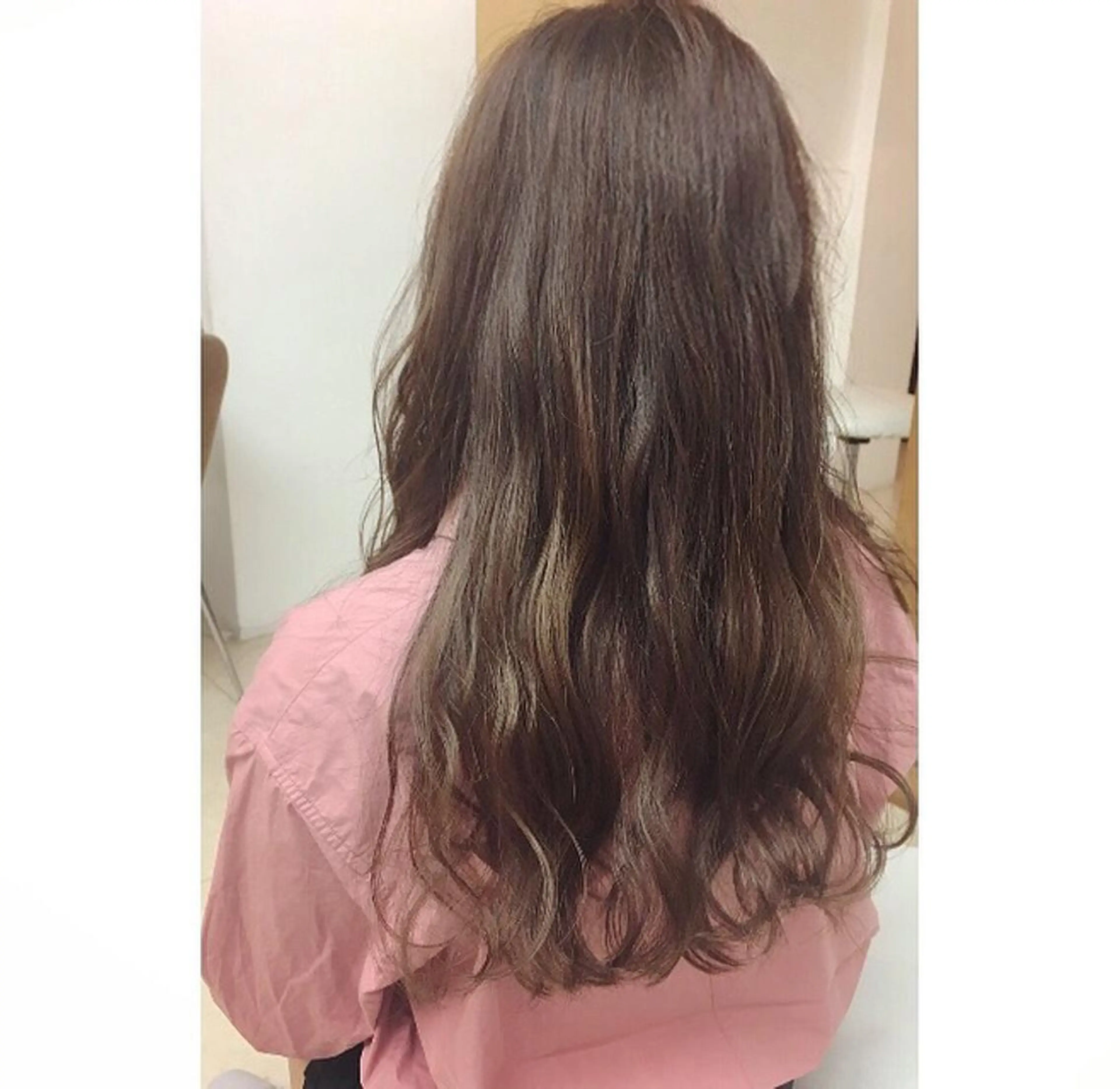 ロング カラー ベージュカラー 安永 涼のヘアスタイル