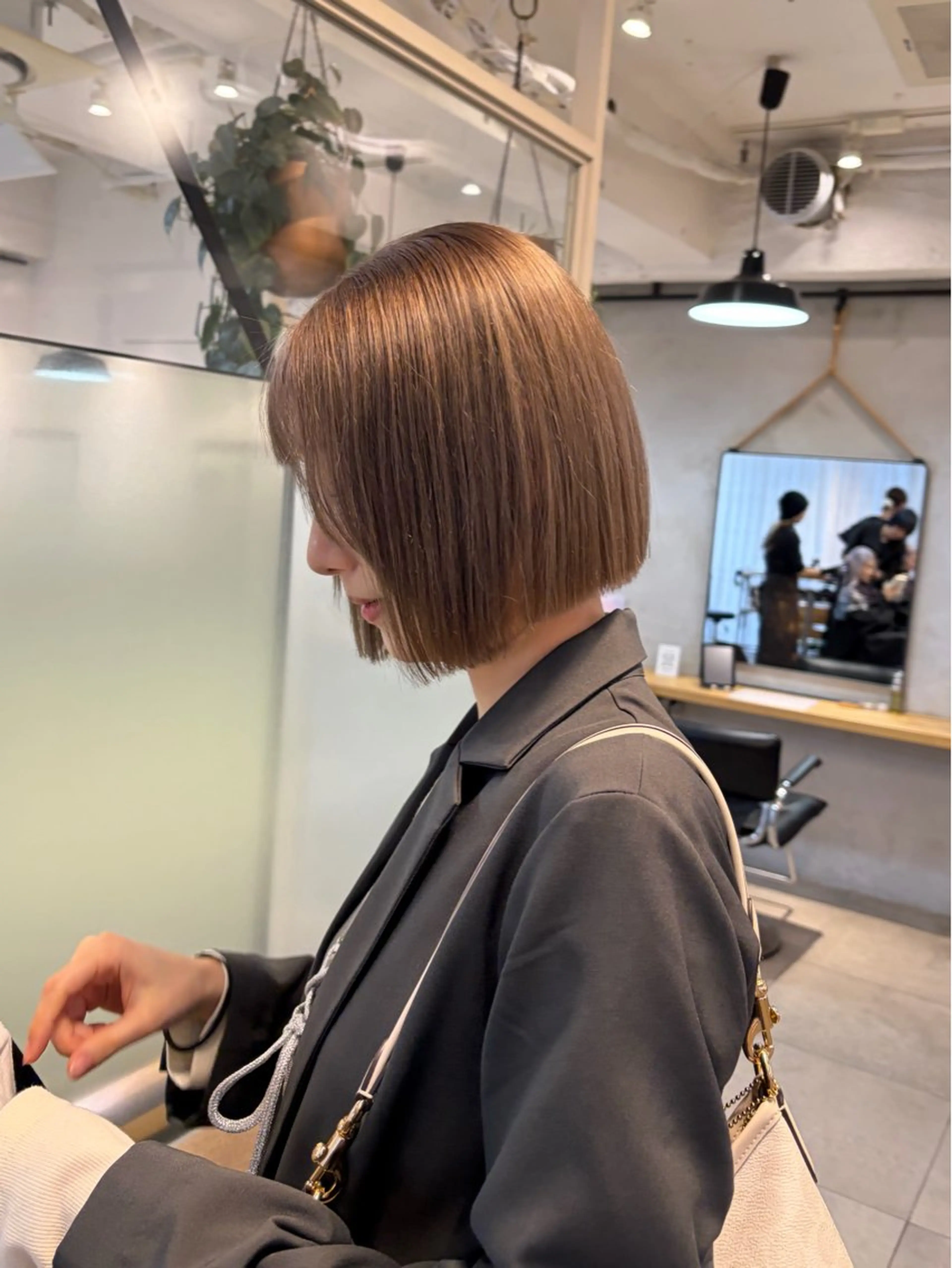 ショート カラー ミルクティー× グレージュMOMOのヘアスタイル