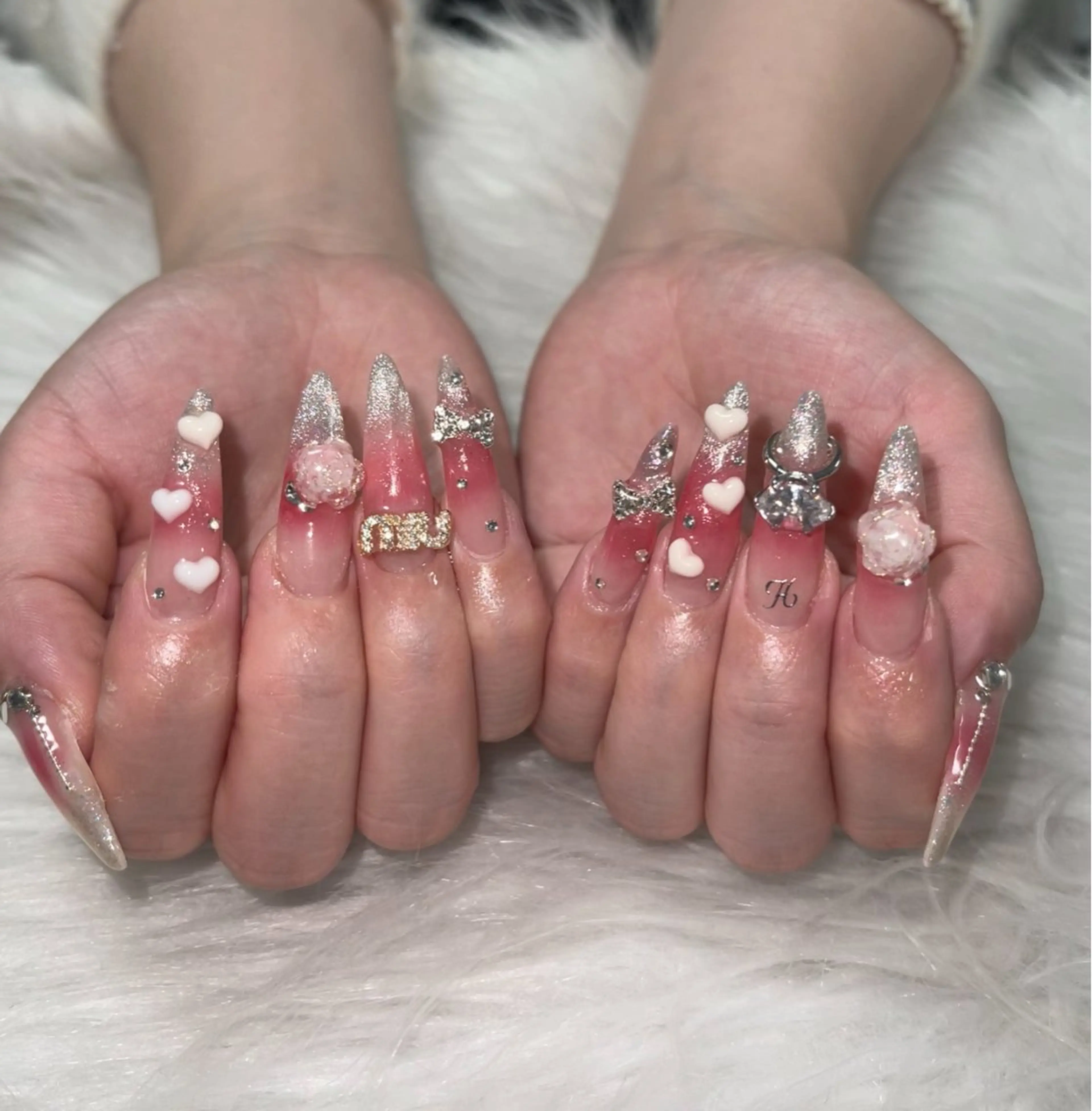 ネイル オーロラネイル クリアネイル フラッシュネイル ジェルネイル グラデーション ハンドネイル ZUZU AMEE NAILのネイルデザイン