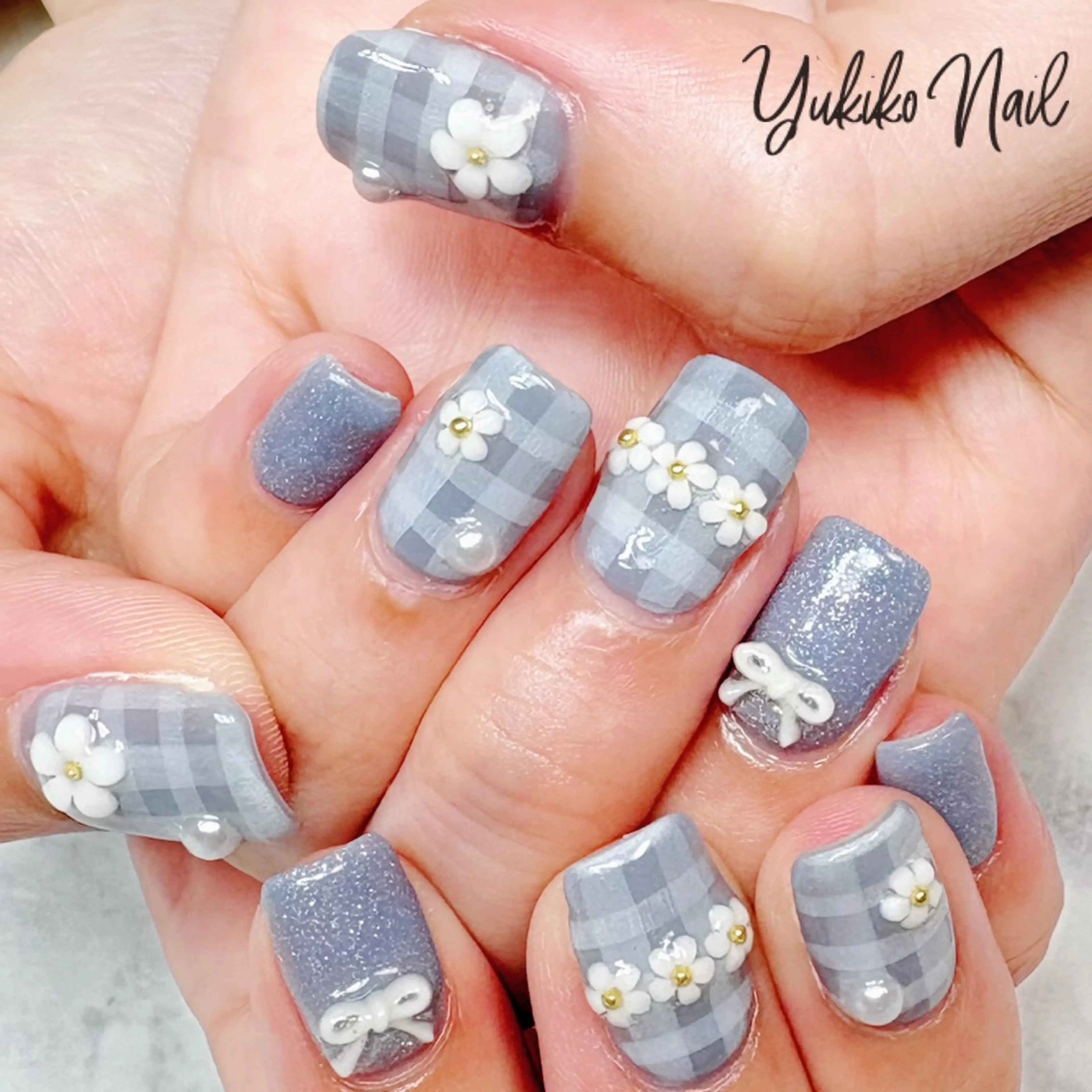 ネイル ブルー フラワーネイル 春ネイル ホワイト ハンドネイル ユキコ ネイルのネイルデザイン