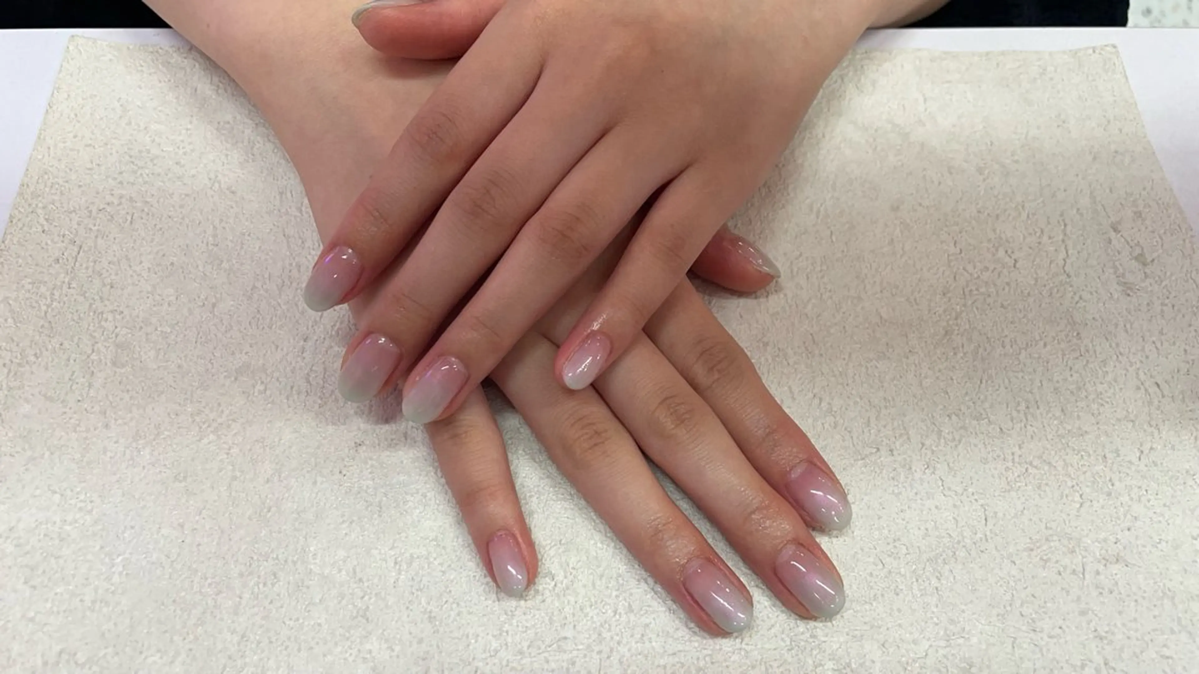 オフありカラーグラデーション1色塗りの写真