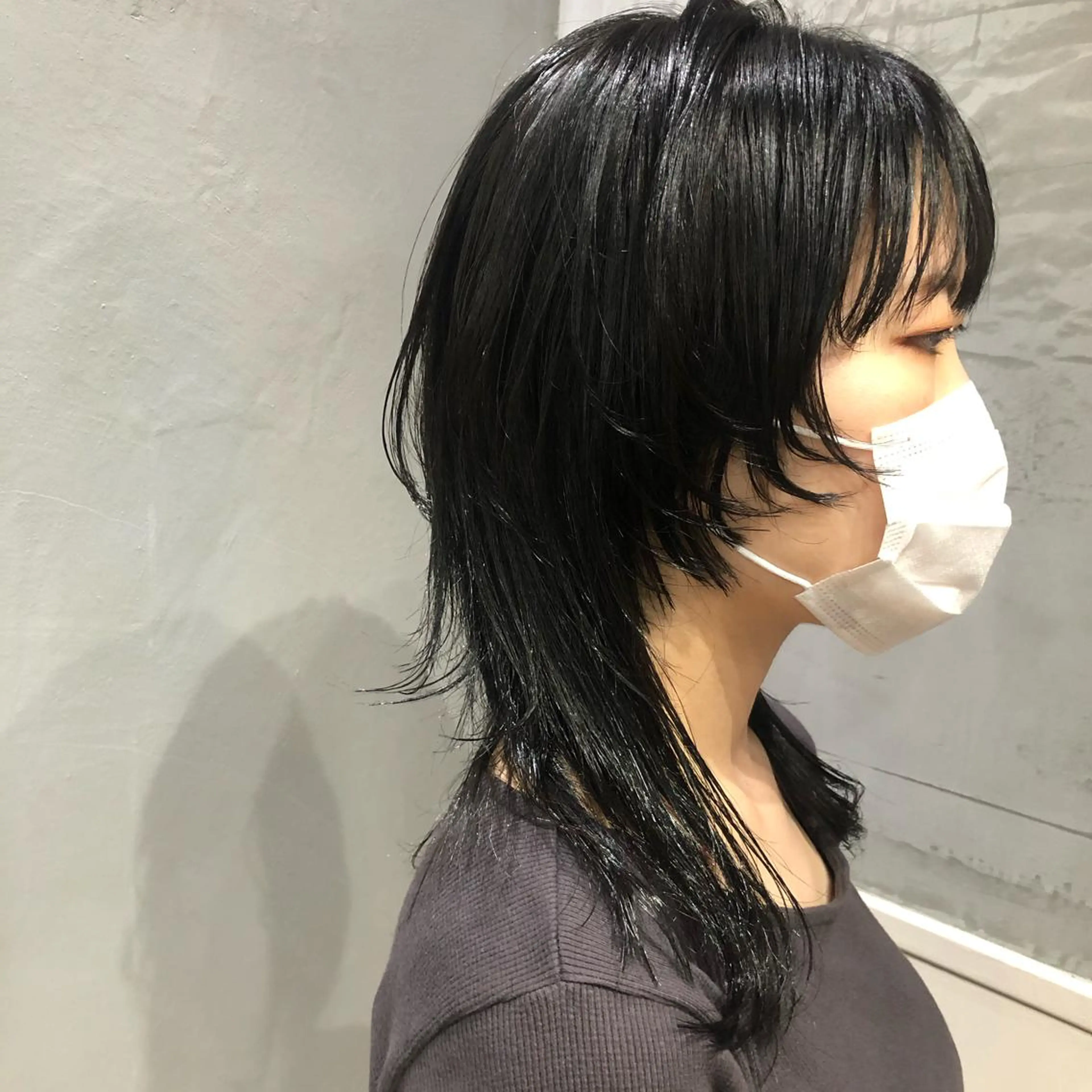 ミディアム ウルフカット ヘアカラー 門岡 ひかるのヘアスタイル