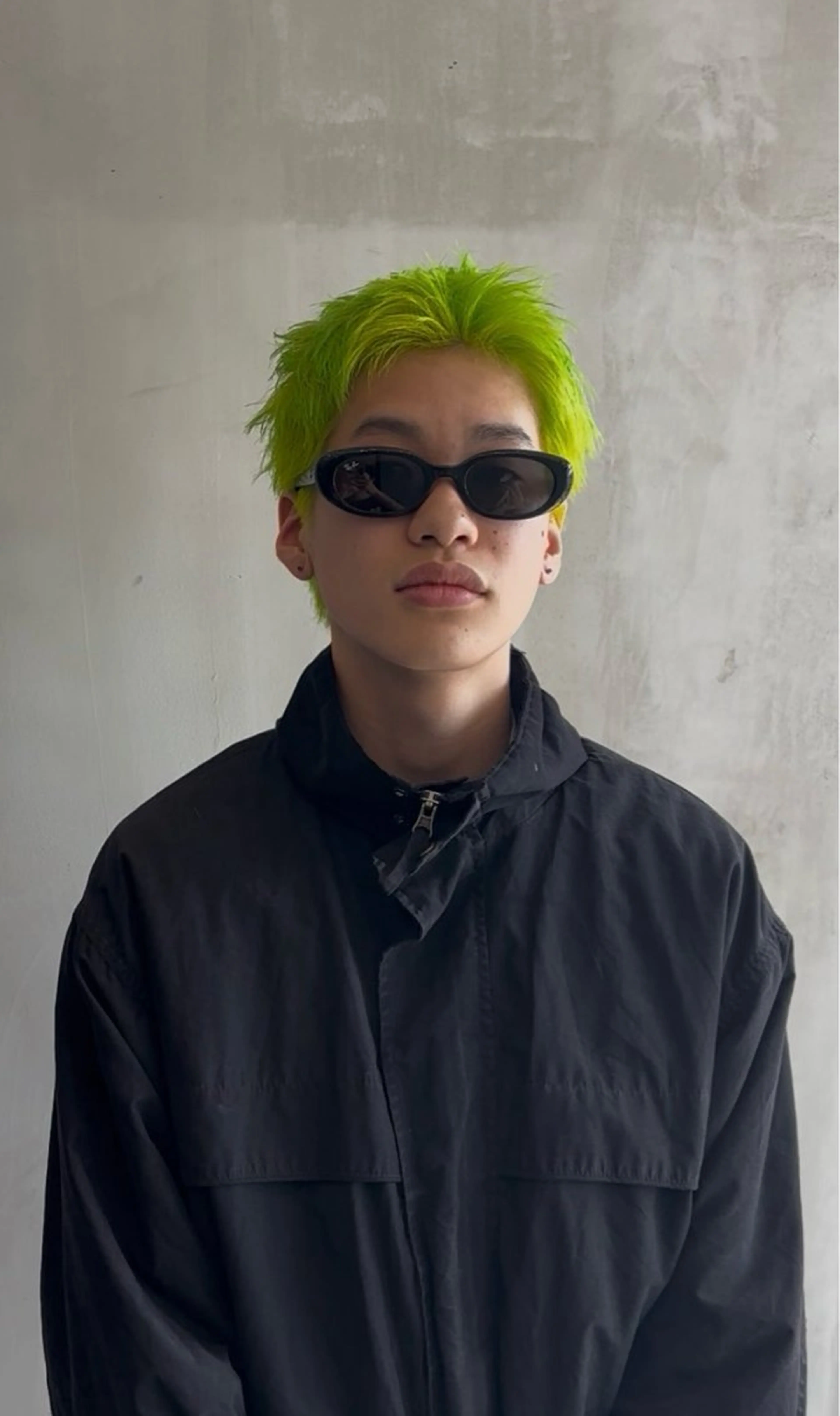 ショート カラー 本田 央介のヘアスタイル