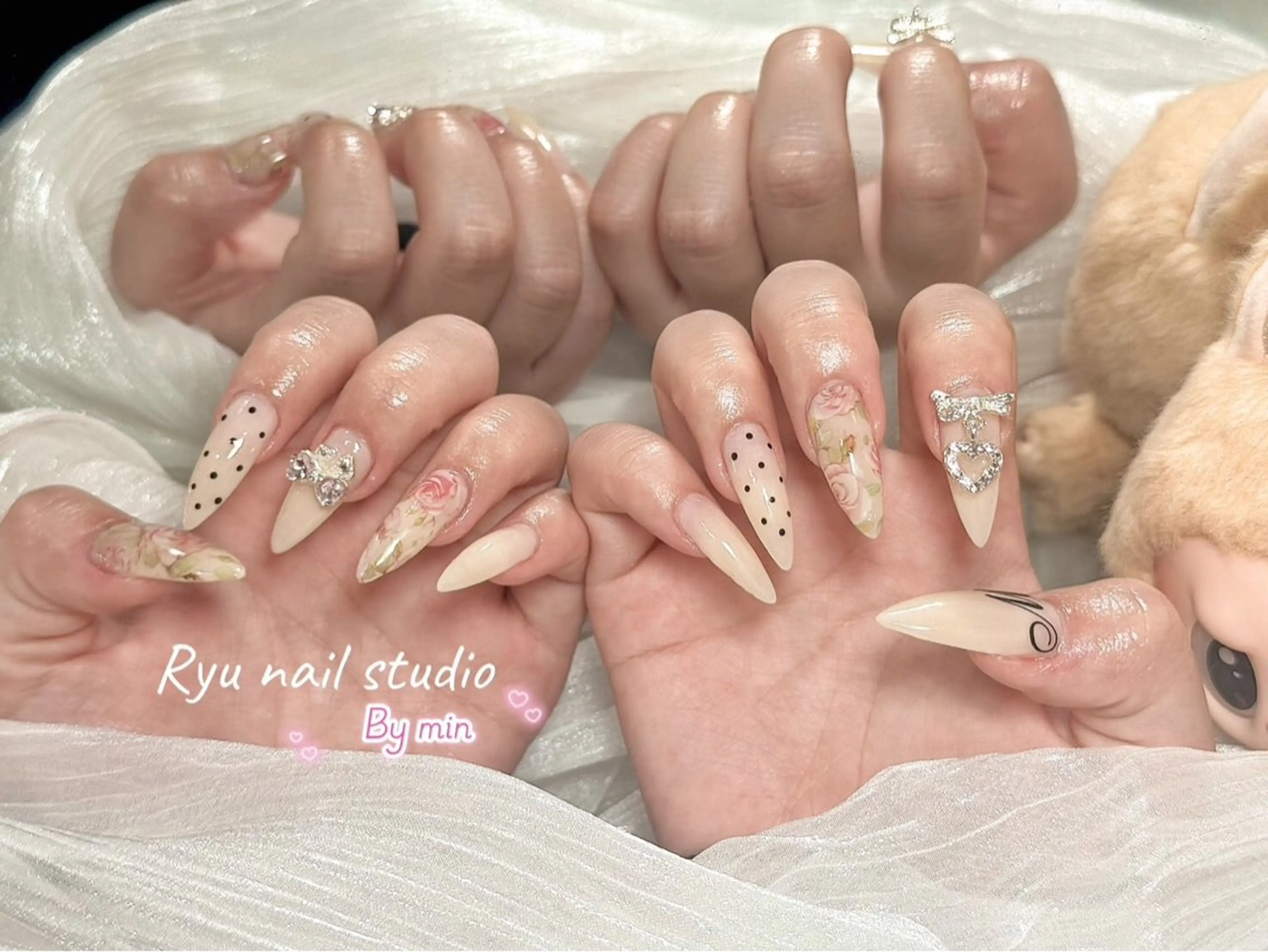 ネイル アートネイル ジェルネイル グラデーション マグネットネイル ニュアンスネイル ハンドネイル Ryu nail studioのネイルデザイン