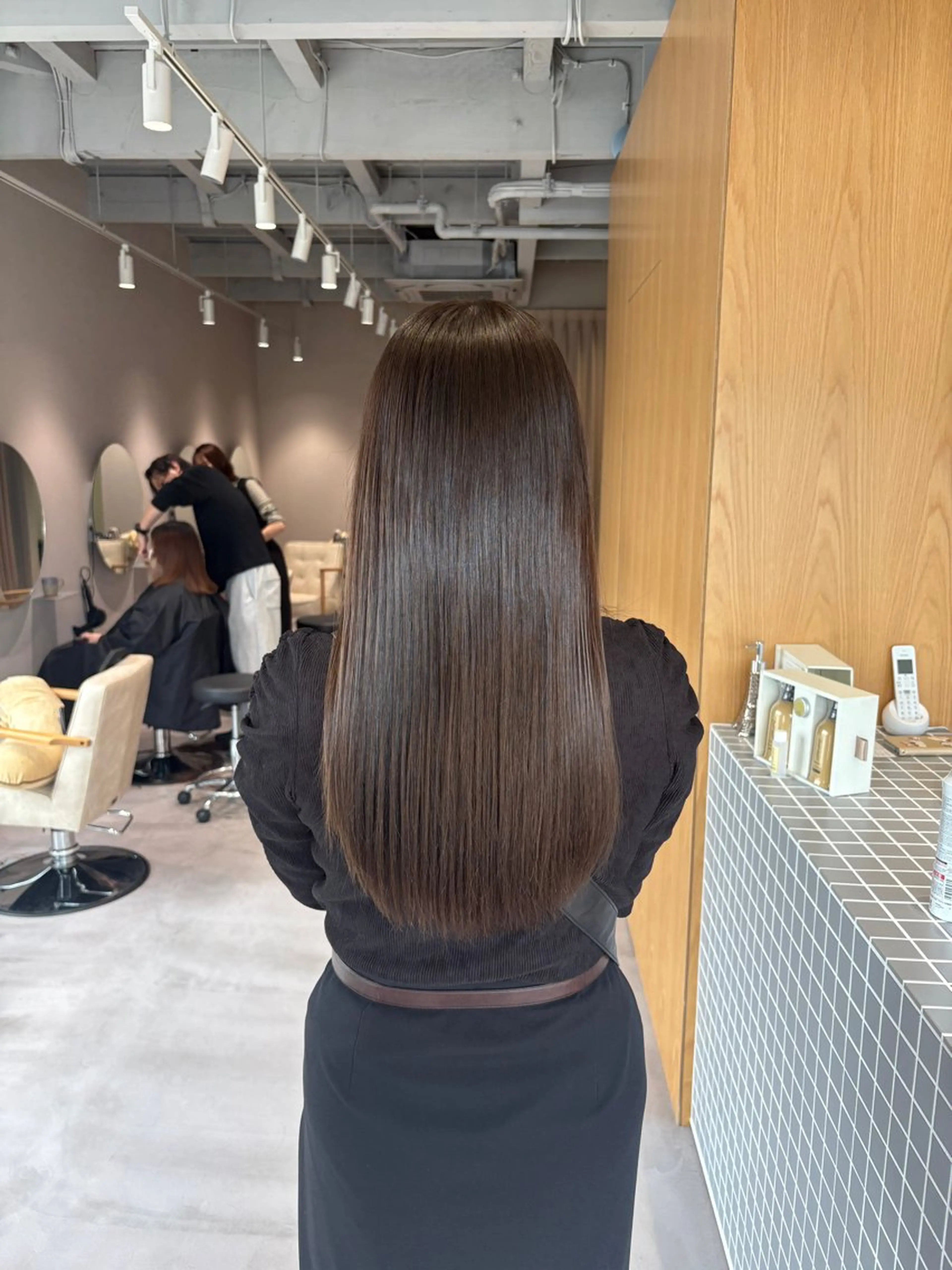 ロング ヘアカラー 井山 葵のヘアスタイル