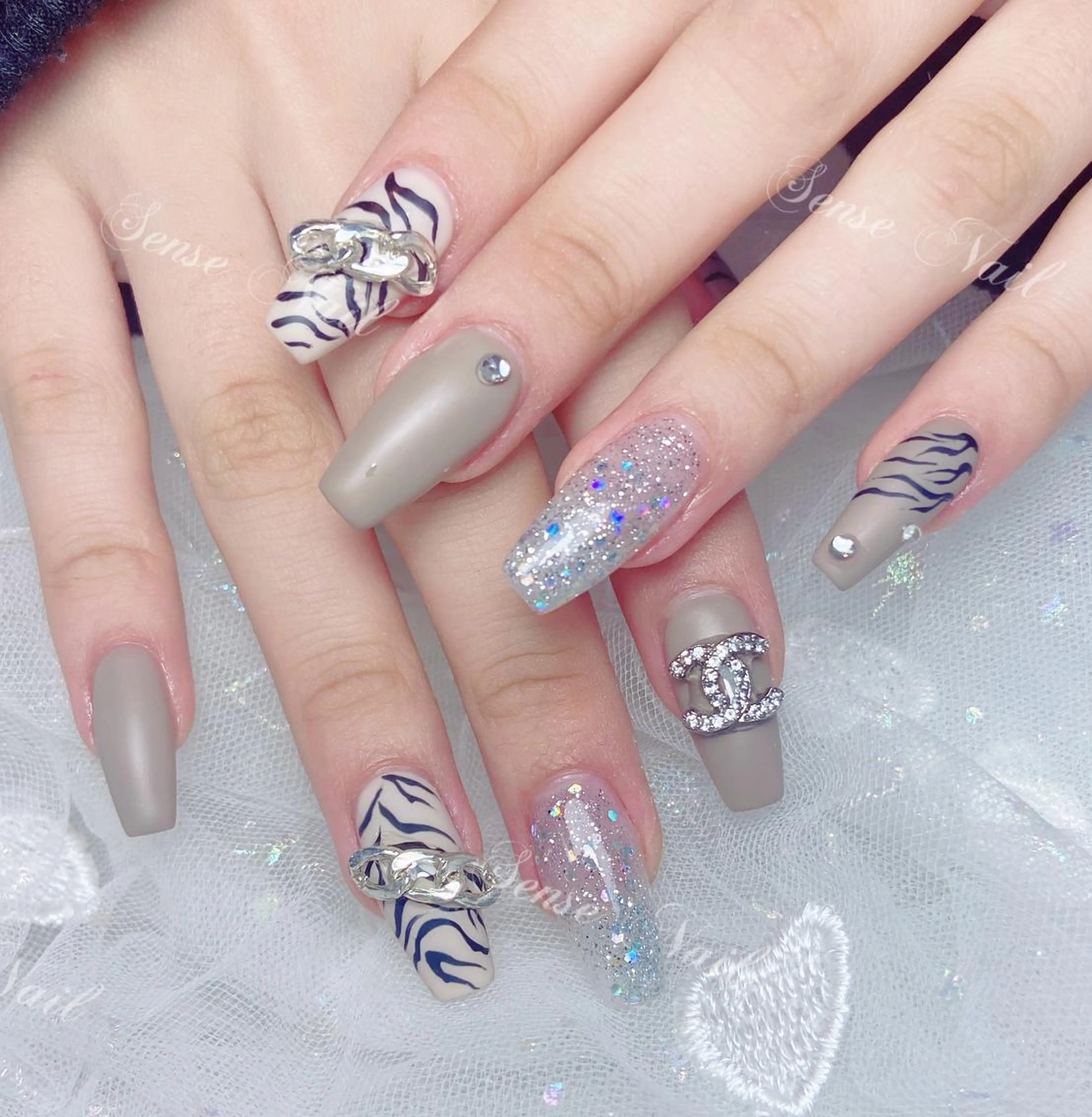 ネイル ハンドネイル 🦋Yumiio 🦋のネイルデザイン