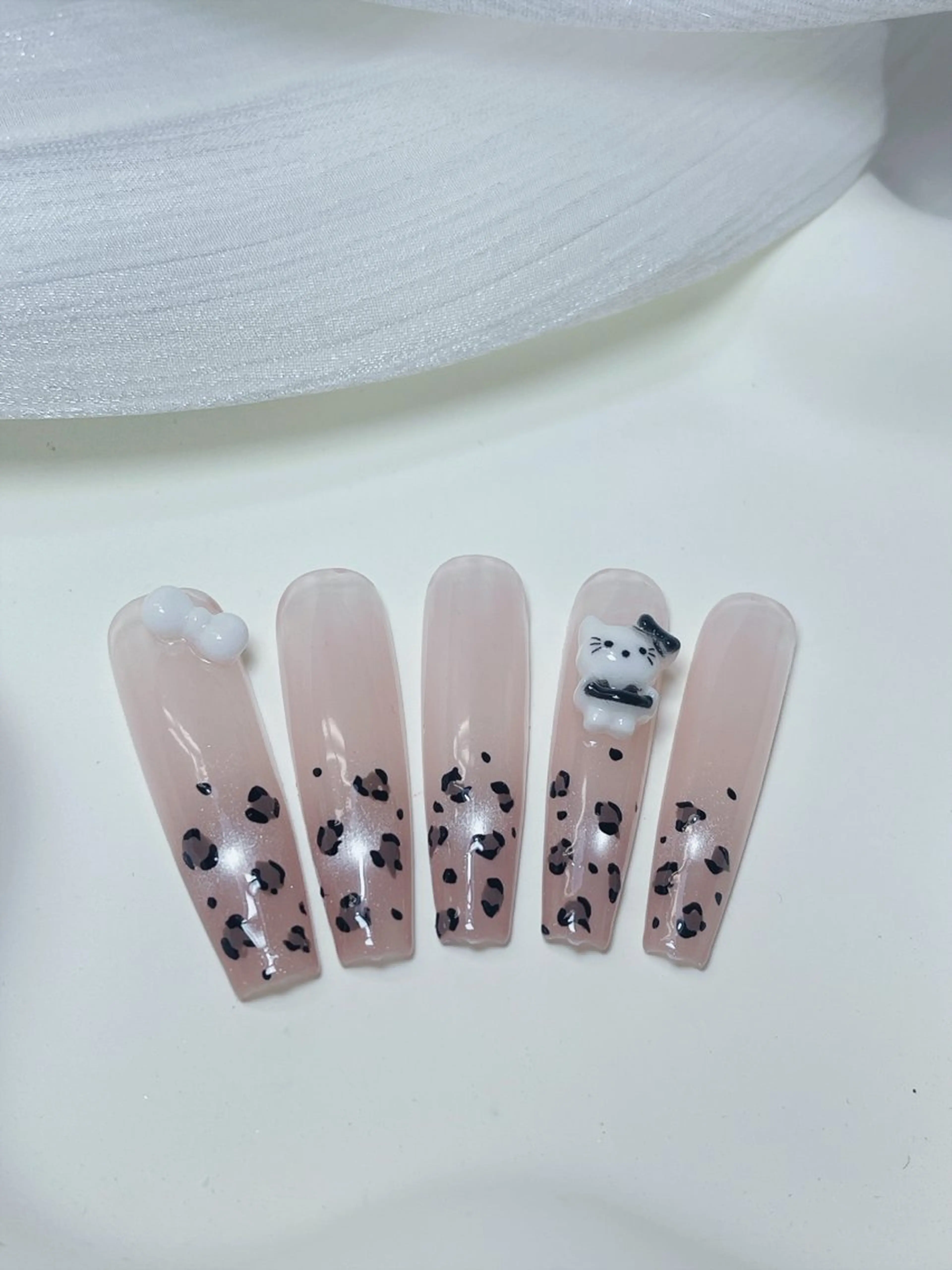 ネイル チークネイル フレンチネイル グラデーション キラキラネイル 韓国ネイル ハンドネイル DUO MI nail salonのネイルデザイン