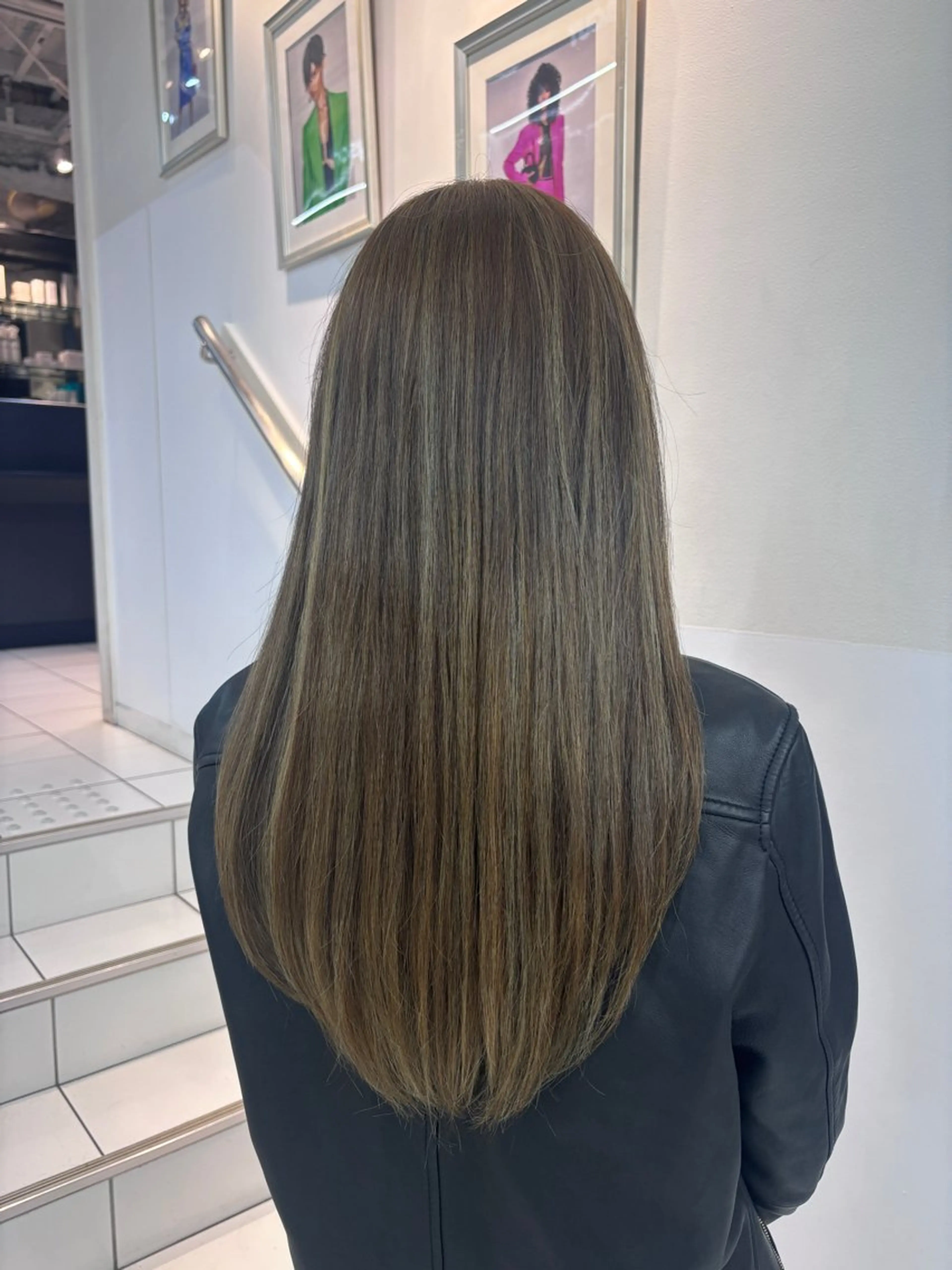 ロング カラー ブリーチ ハイライトカラー ハイライト リコ🪐レイヤー モデル募集のヘアスタイル