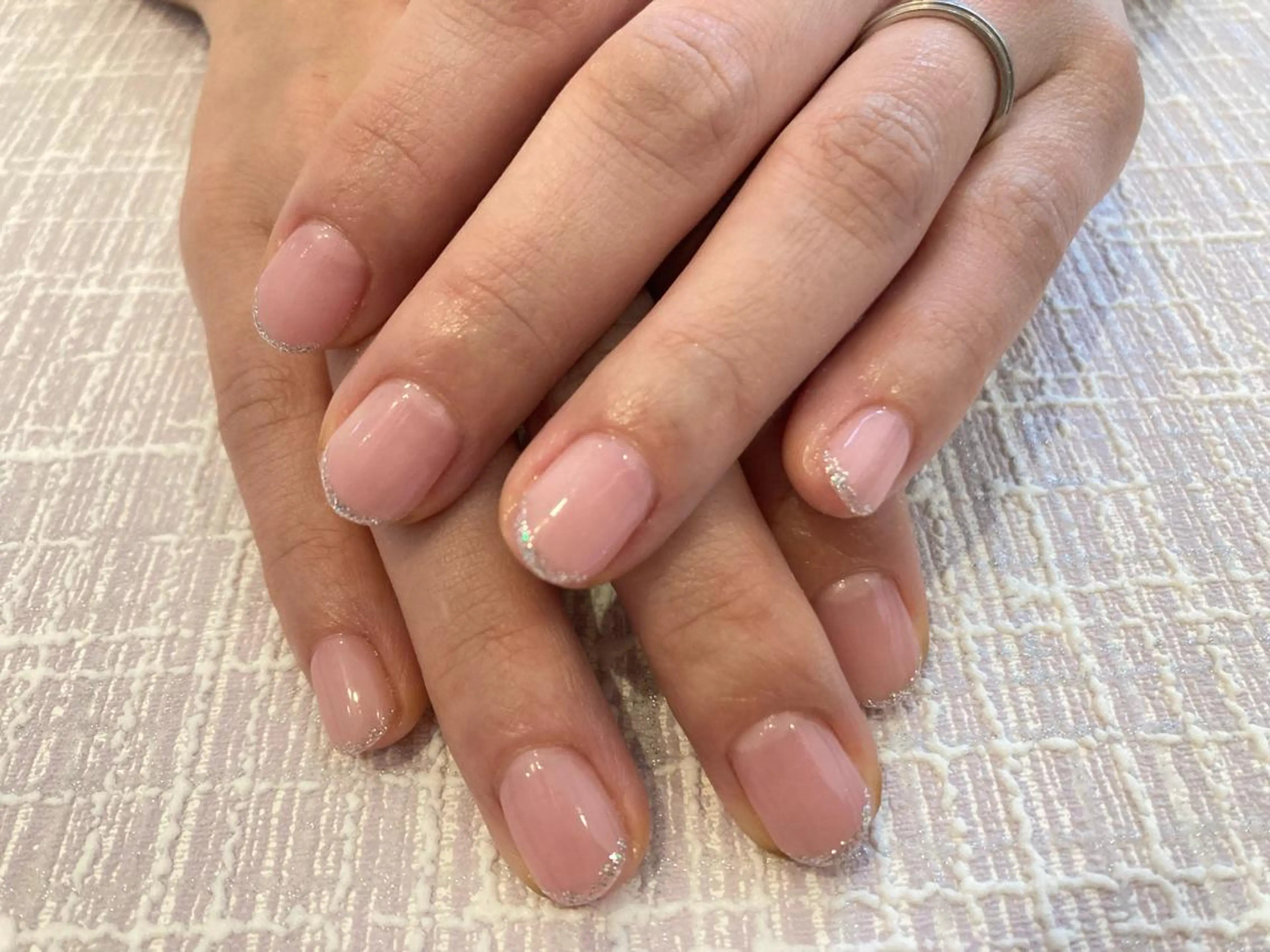 ネイル フレンチネイル ラメ(グリッター) ピンク ハンドネイル Lisa’s Salonのネイルデザイン