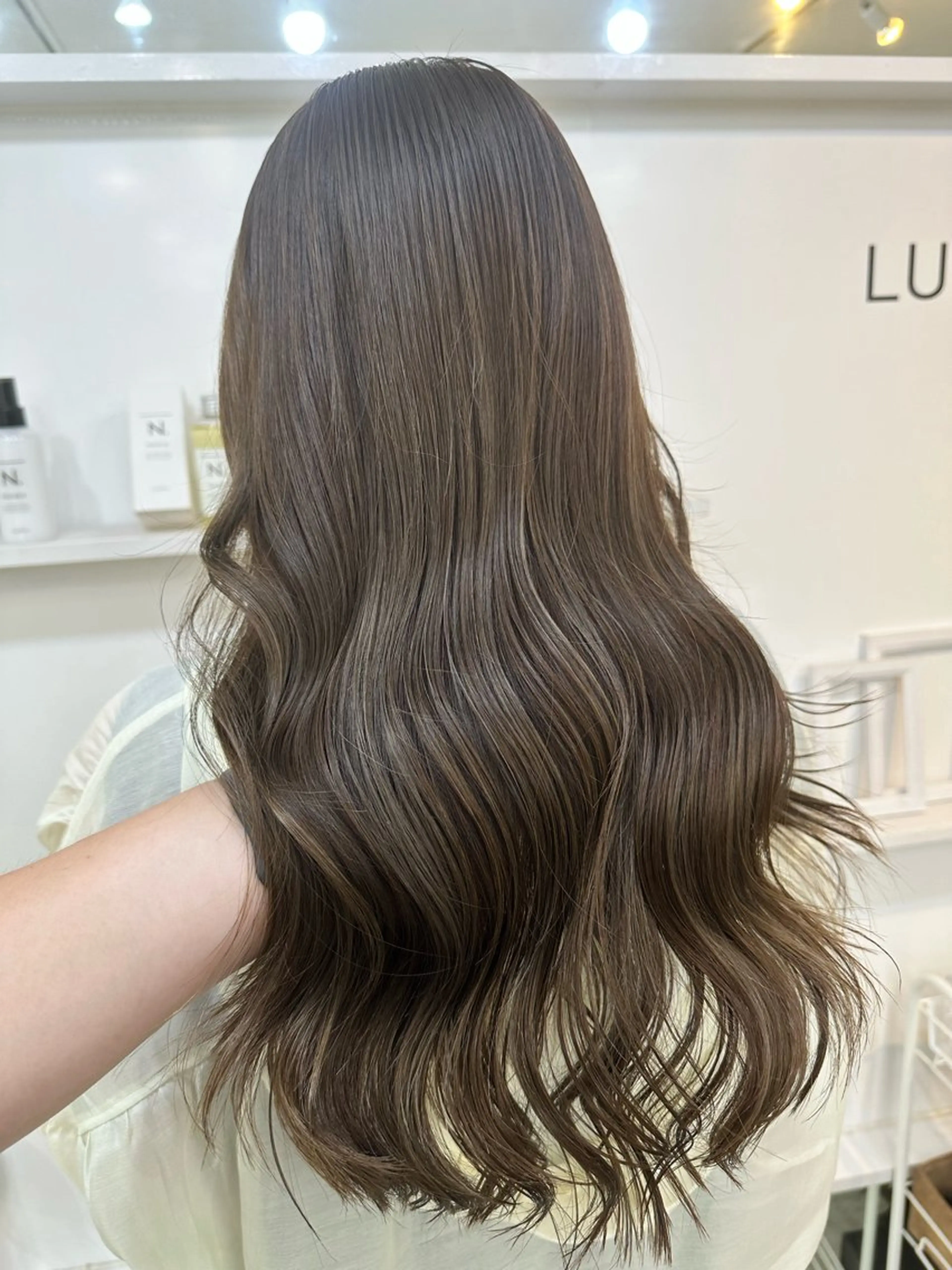 ロング カラー ベージュカラー 透明感カラー カット ヘアカラー トリートメント 髪質改善/レイヤー ストウシンゴのヘアスタイル