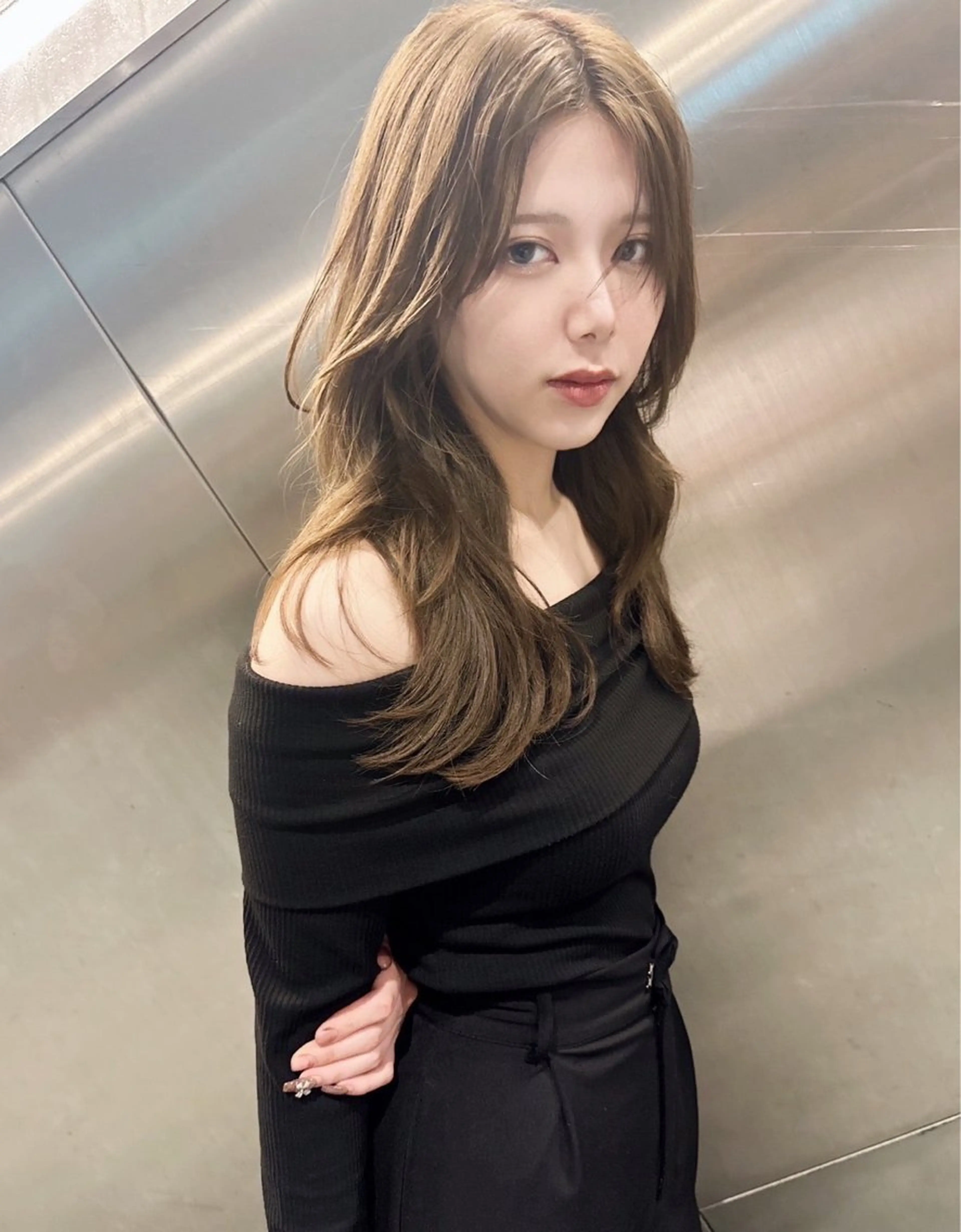 ロング ヘアカラー maya レイヤーカットのヘアスタイル