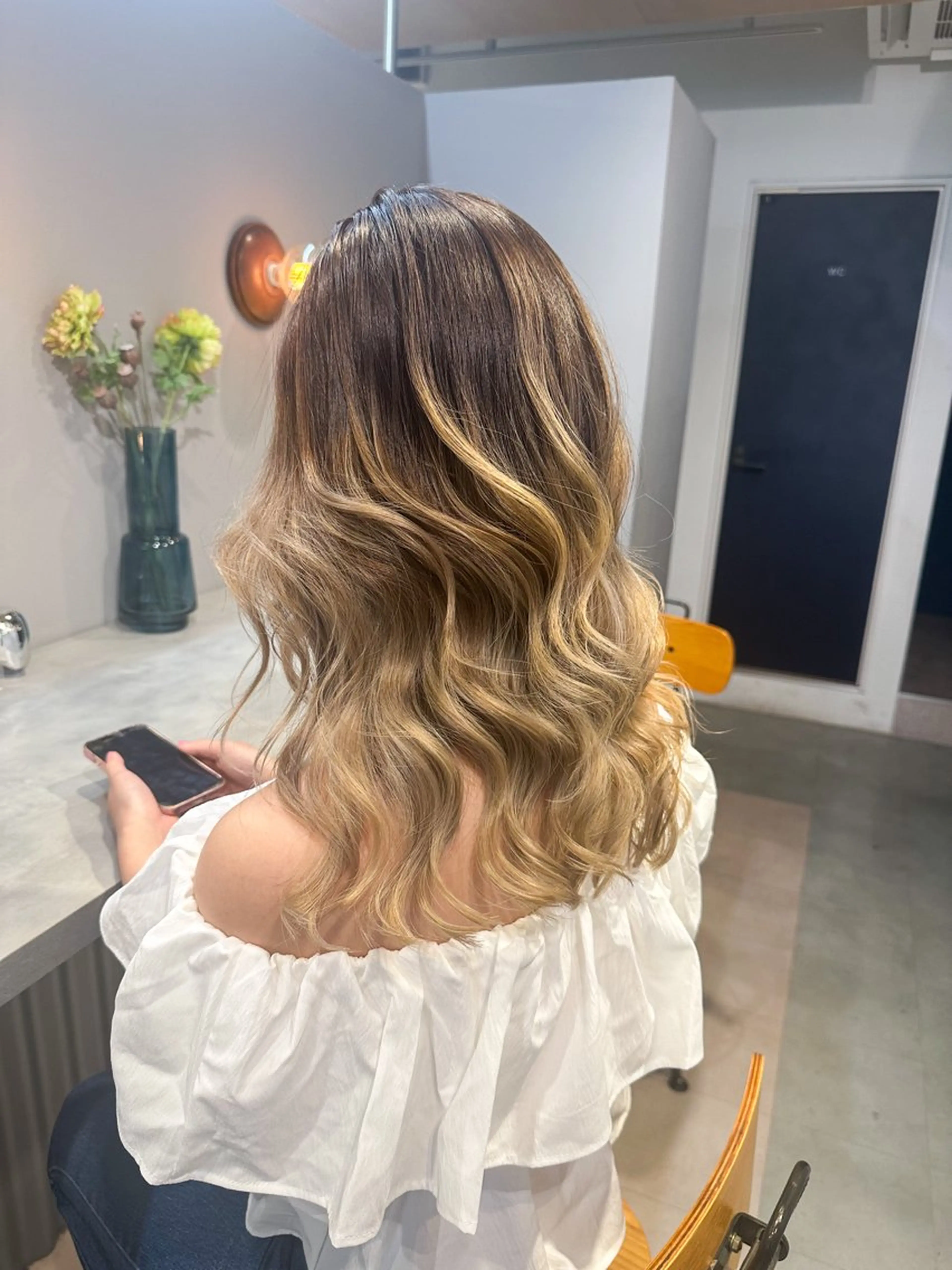 セミロング カラー カット ヘアカラー トリートメント 🌟ハイライト/ハイ トーン🌟MIKIのヘアスタイル