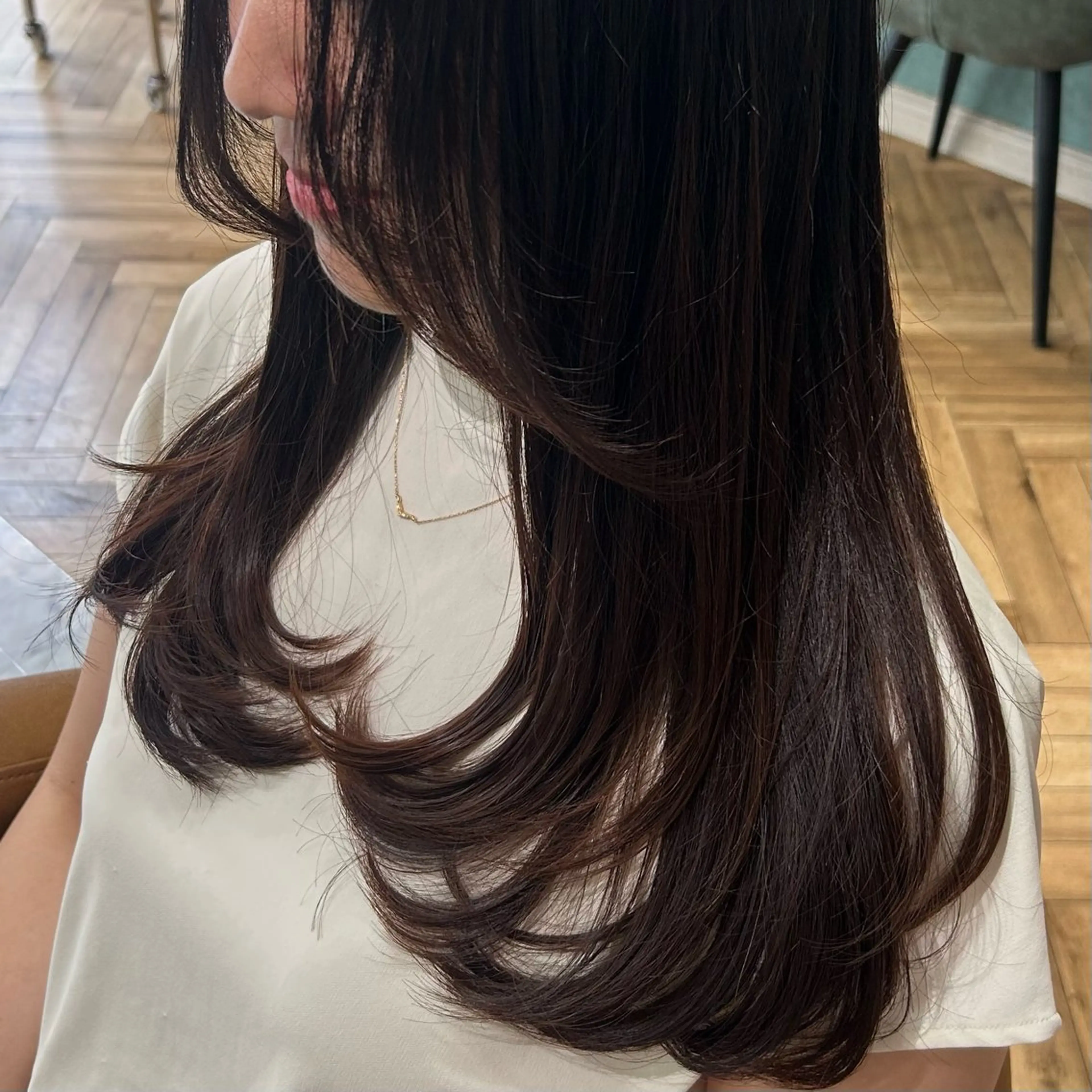 ロング Momo/海外ヘア /レイヤー/艶カラーのヘアスタイル