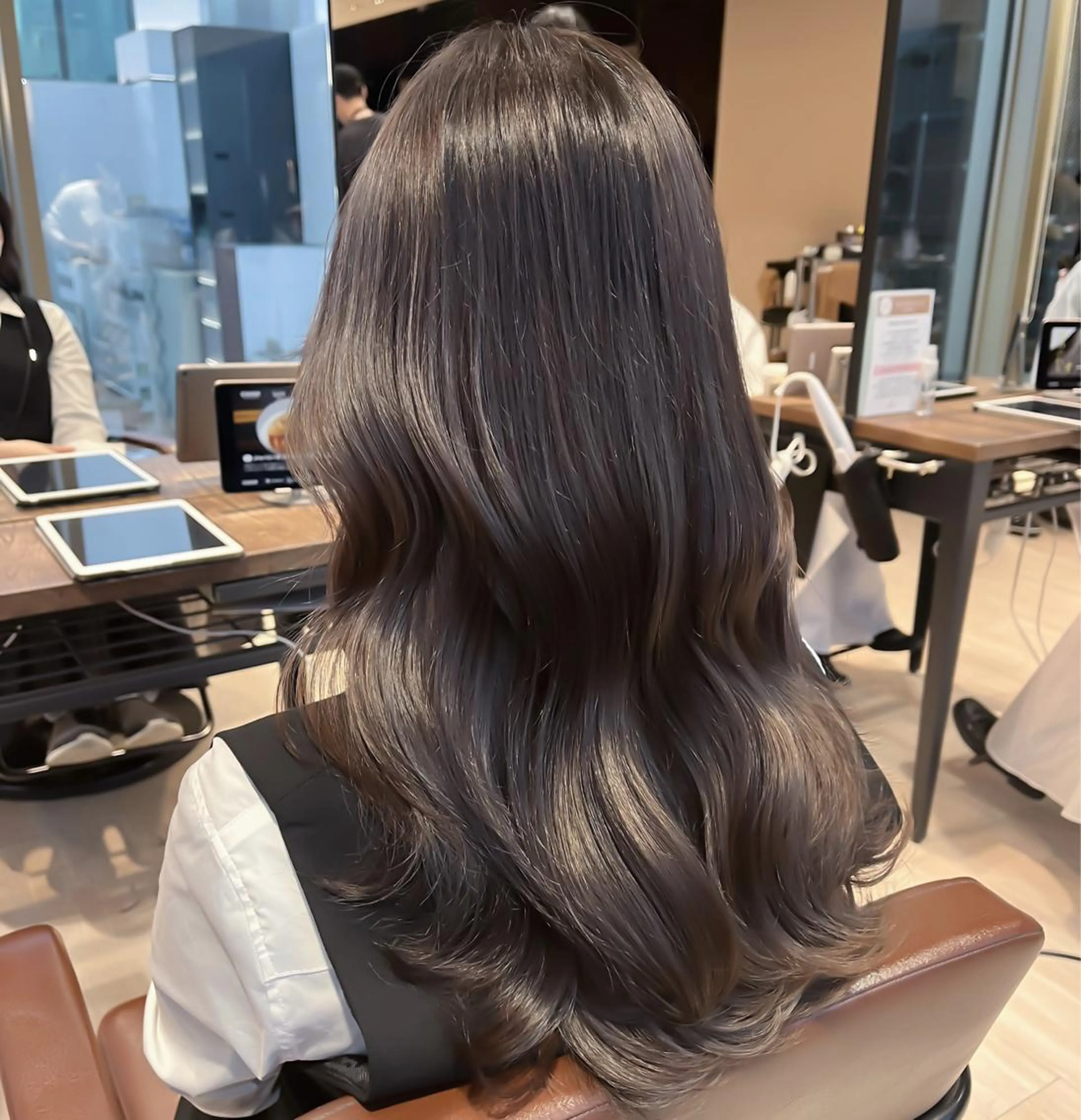 ロング カラー ベージュカラー ハイライトカラー ラベンダーカラー ラベンダーベージュ ハイライト 早朝セット☀️ レイヤー/Momoのヘアスタイル