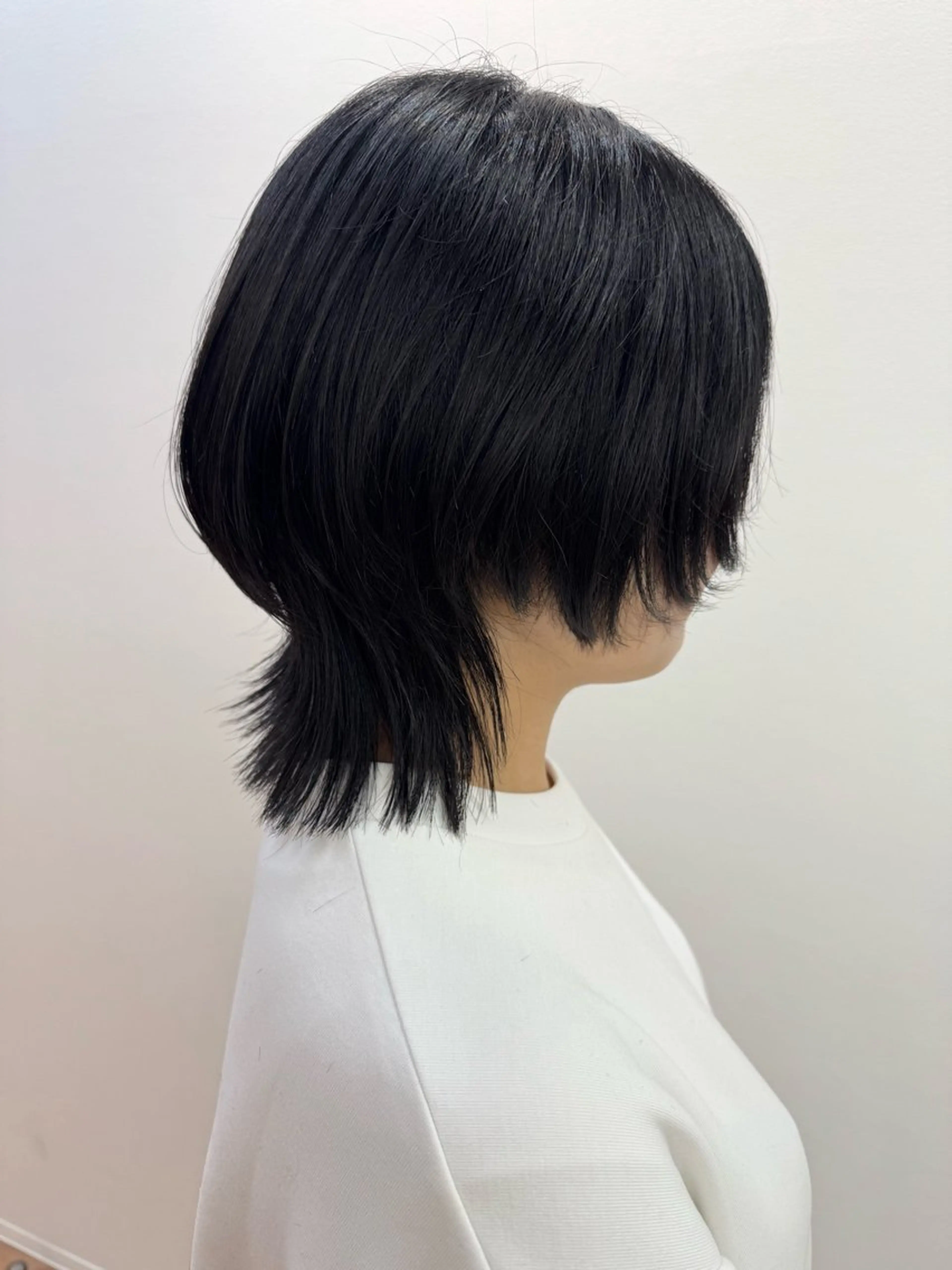 ミディアム ウルフカット 佐々木 有彩のヘアスタイル