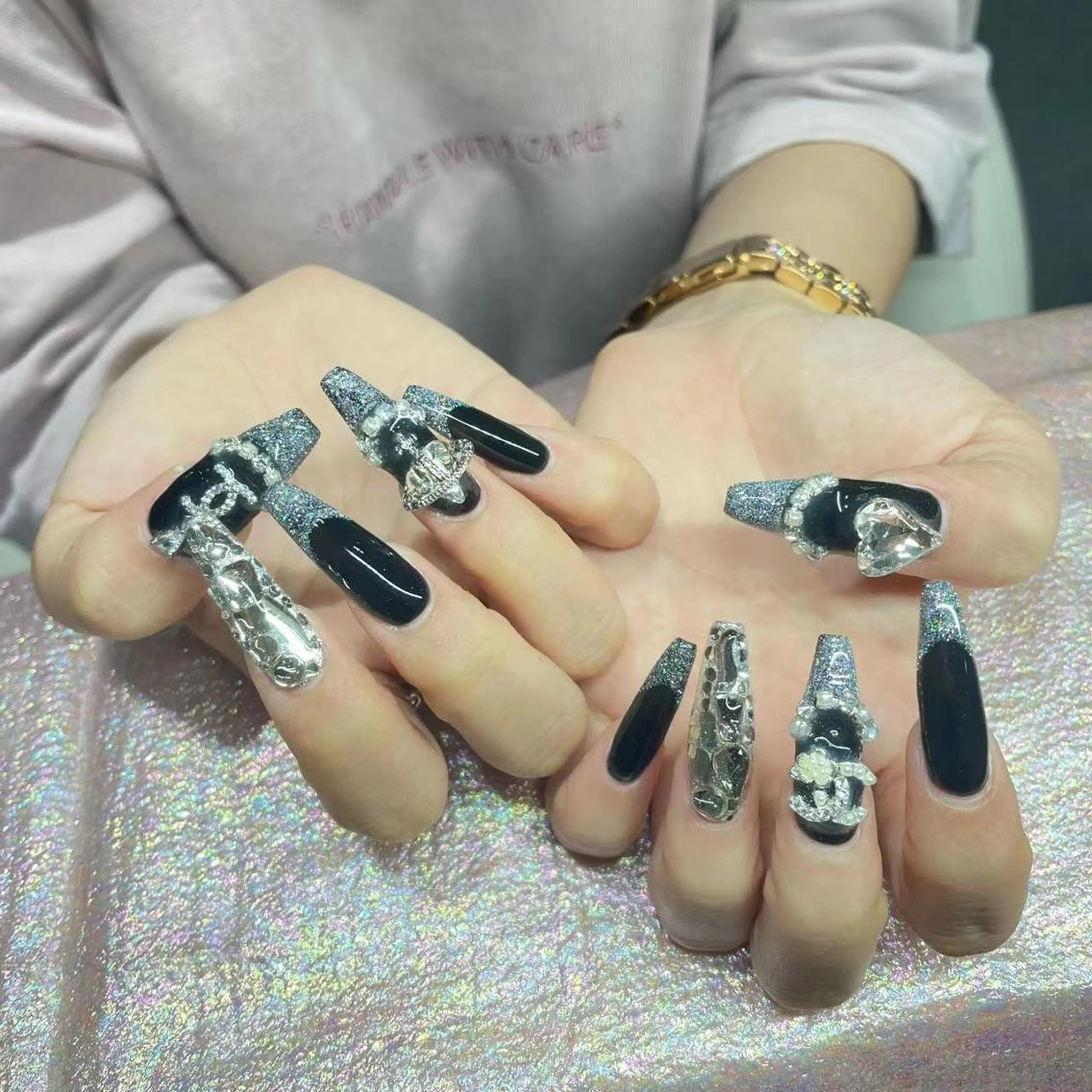 ネイル アートネイル 長さ出し ネイルチップ Queens テイのネイルデザイン