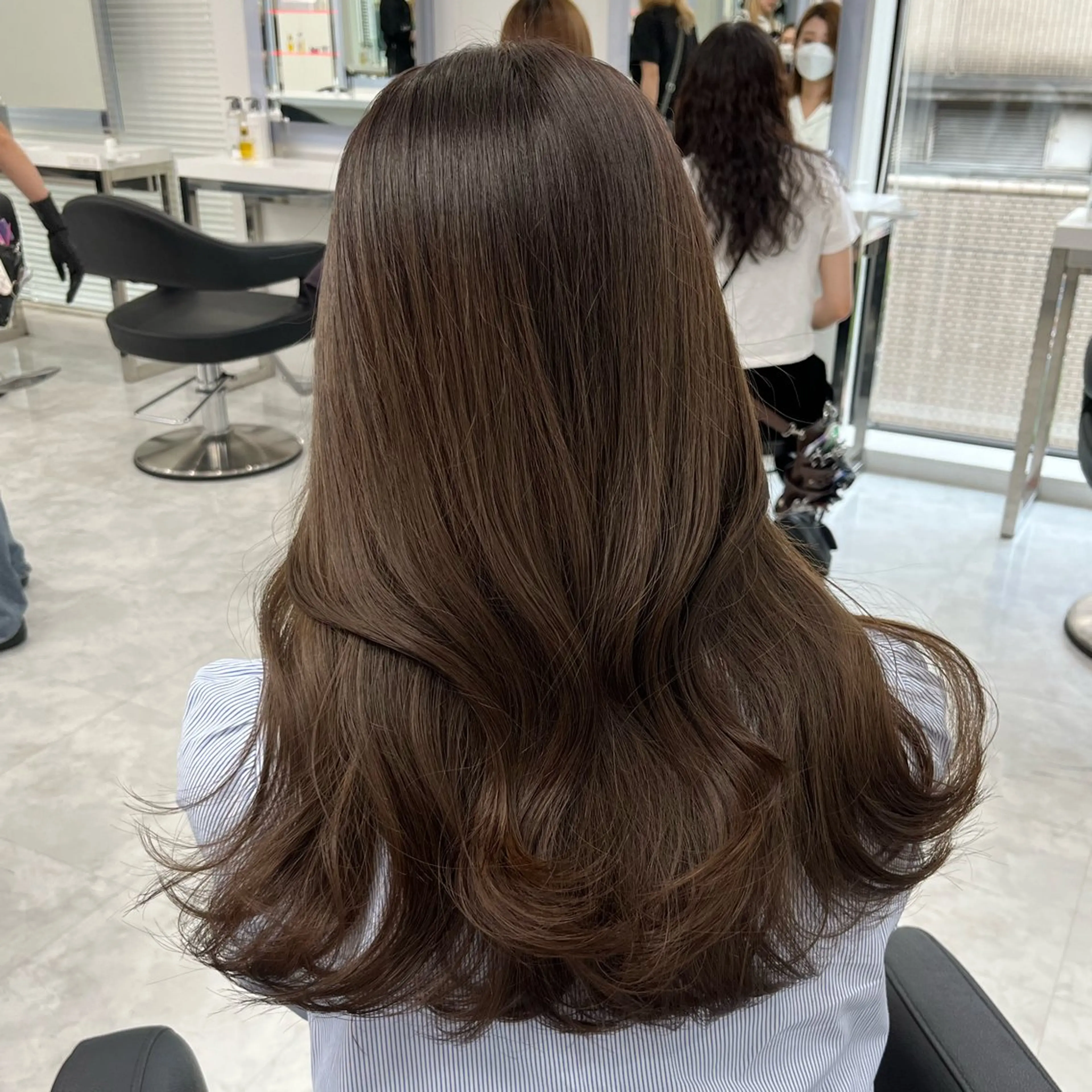 ロング カラー 流行りの透明感カラー ×縮毛矯正🤍ユウのヘアスタイル