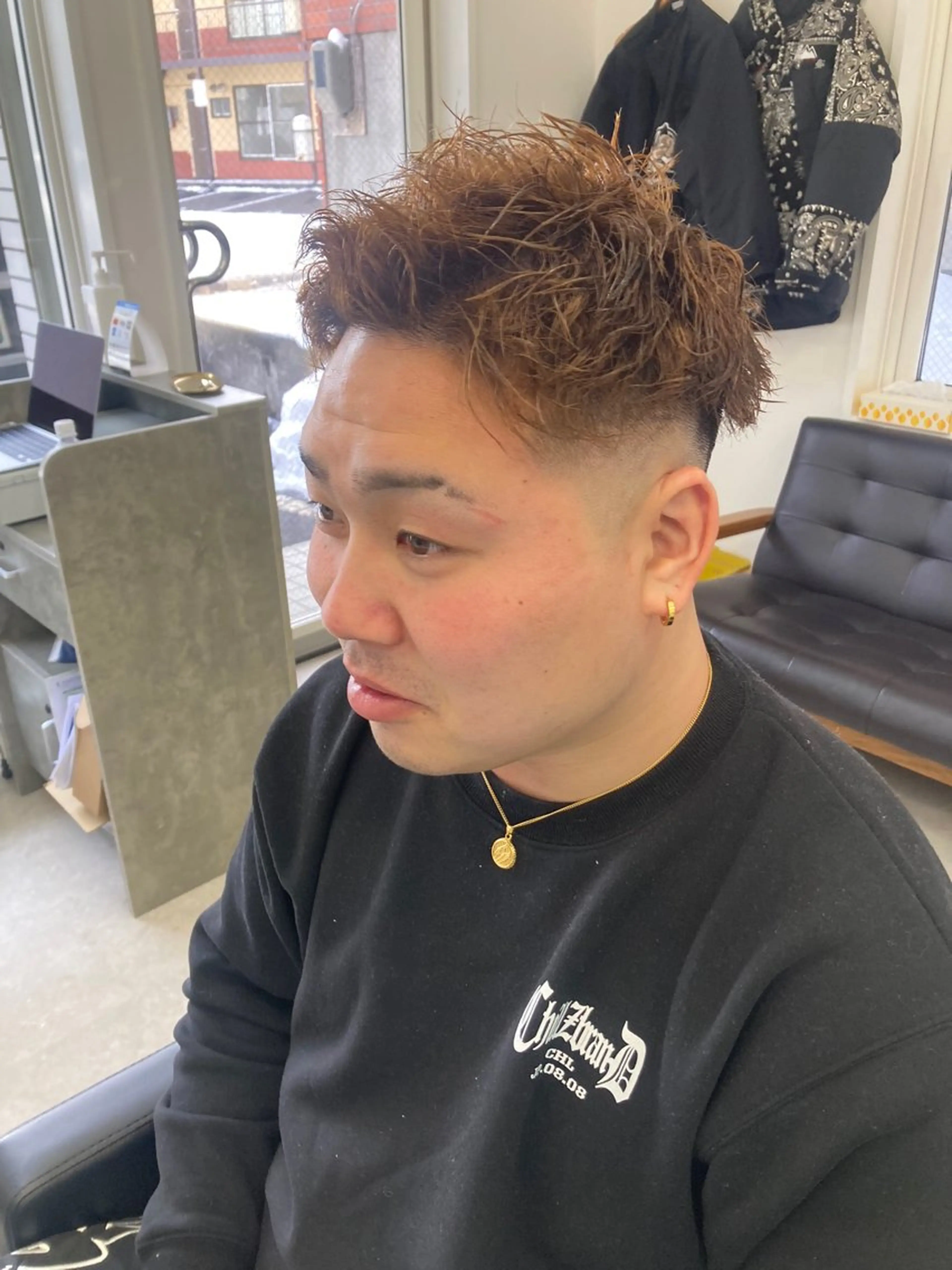 ショート メンズ フェードカット スキンフェード カット 深堀 勇弥のヘアスタイル