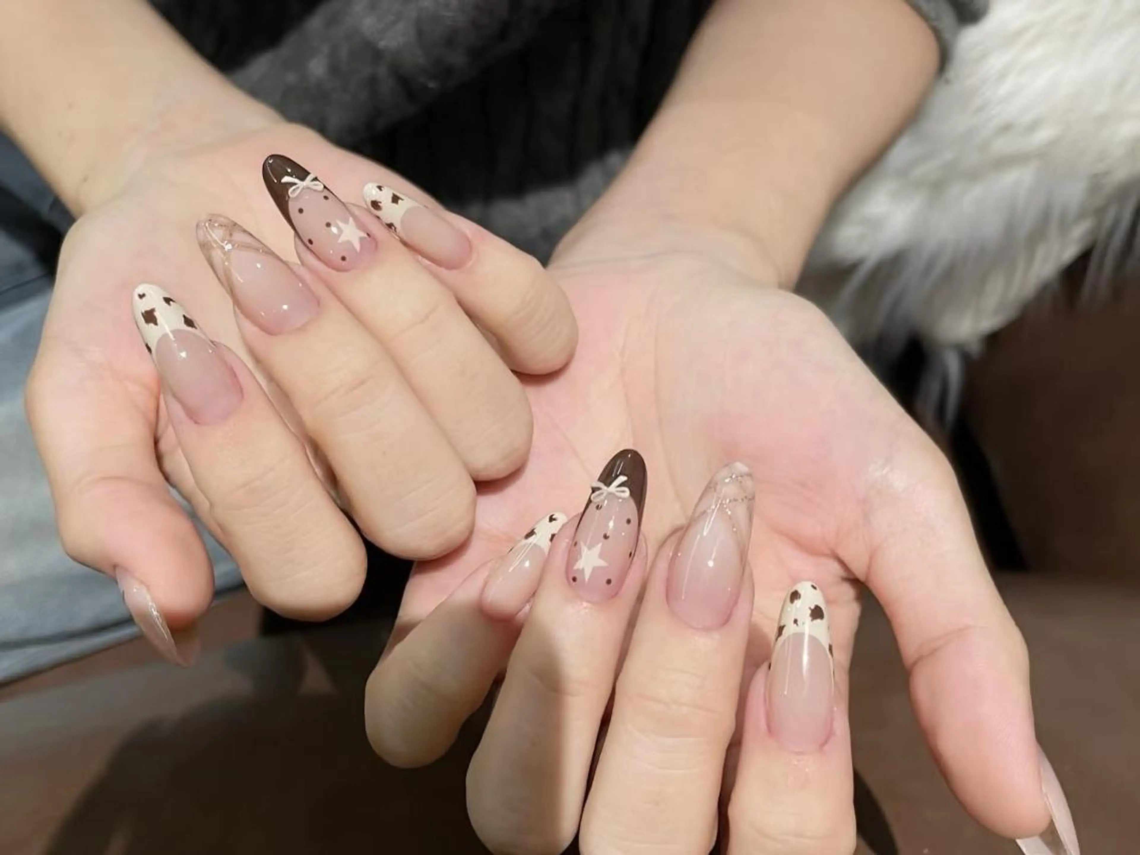 ネイル アートネイル ジェルネイル ガーリー ミディアムネイル ストーンネイル ハンドネイル 🎀Sense Nail渋谷店🎀のネイルデザイン