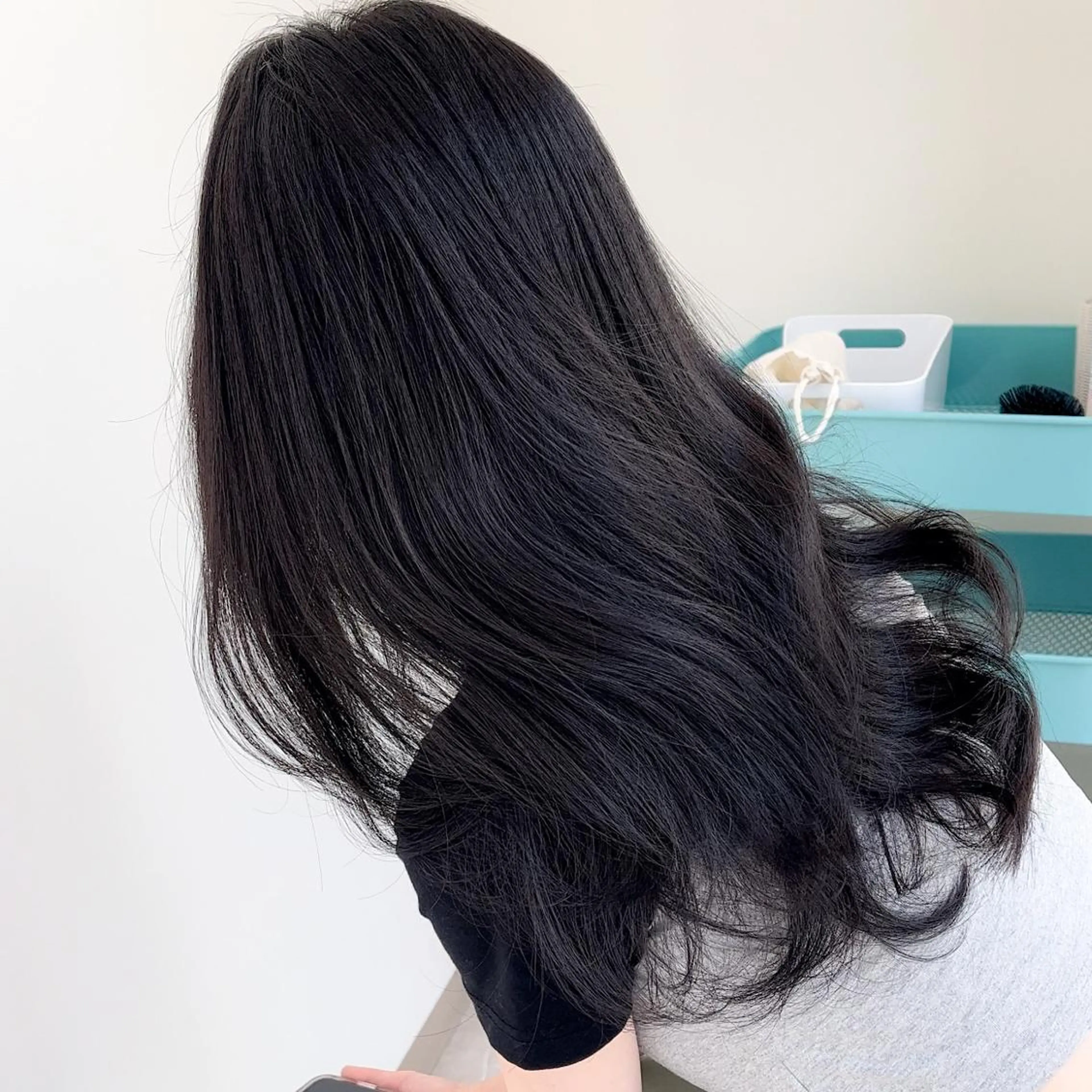 セミロング カラー ブルーカラー 透明感カラー ミタニ/髪質改善 /レイヤーカットのヘアスタイル