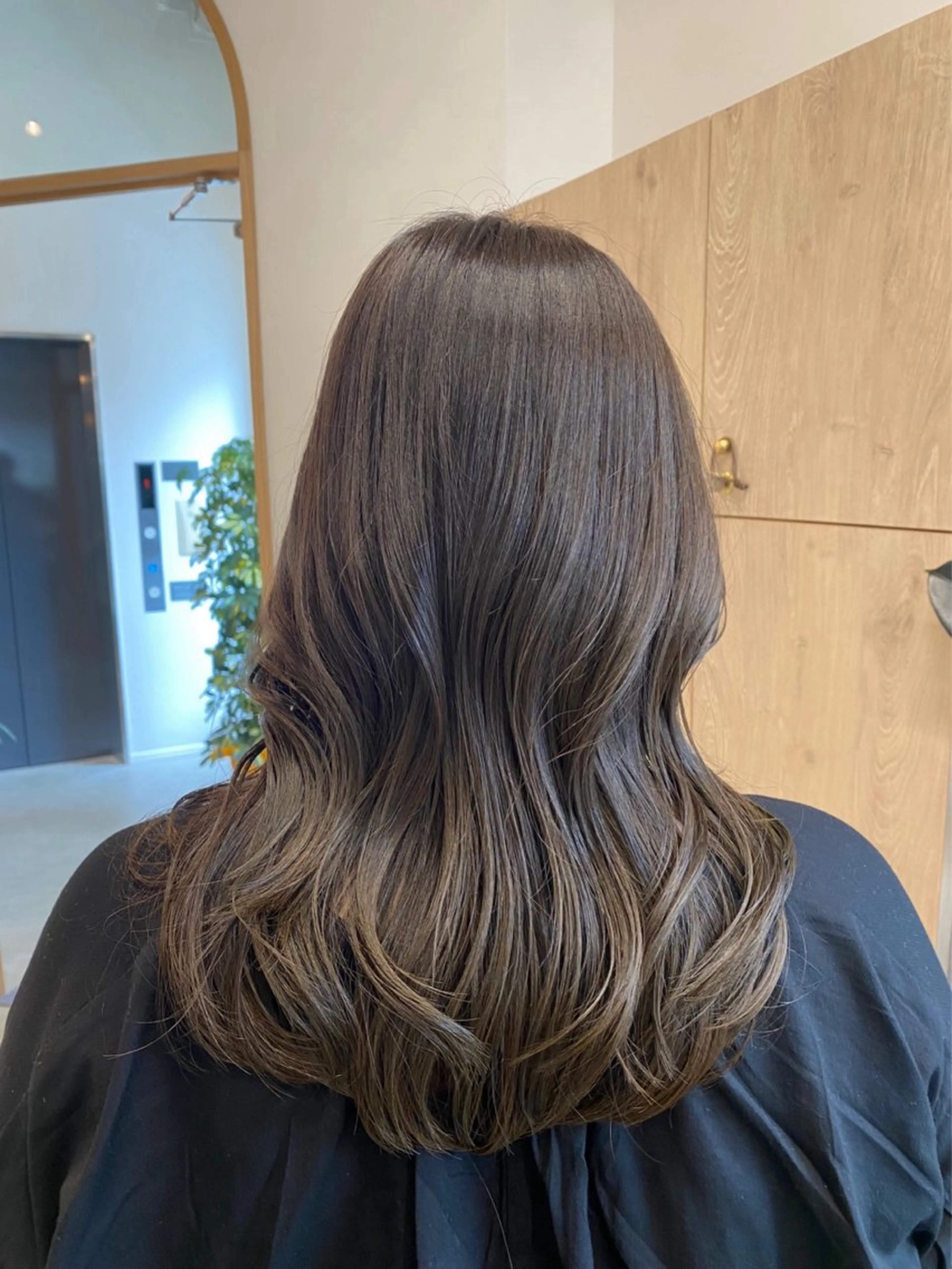 セミロング レイヤーカット カット ヘアカラー トリートメント sanae /透明感カラーのヘアスタイル