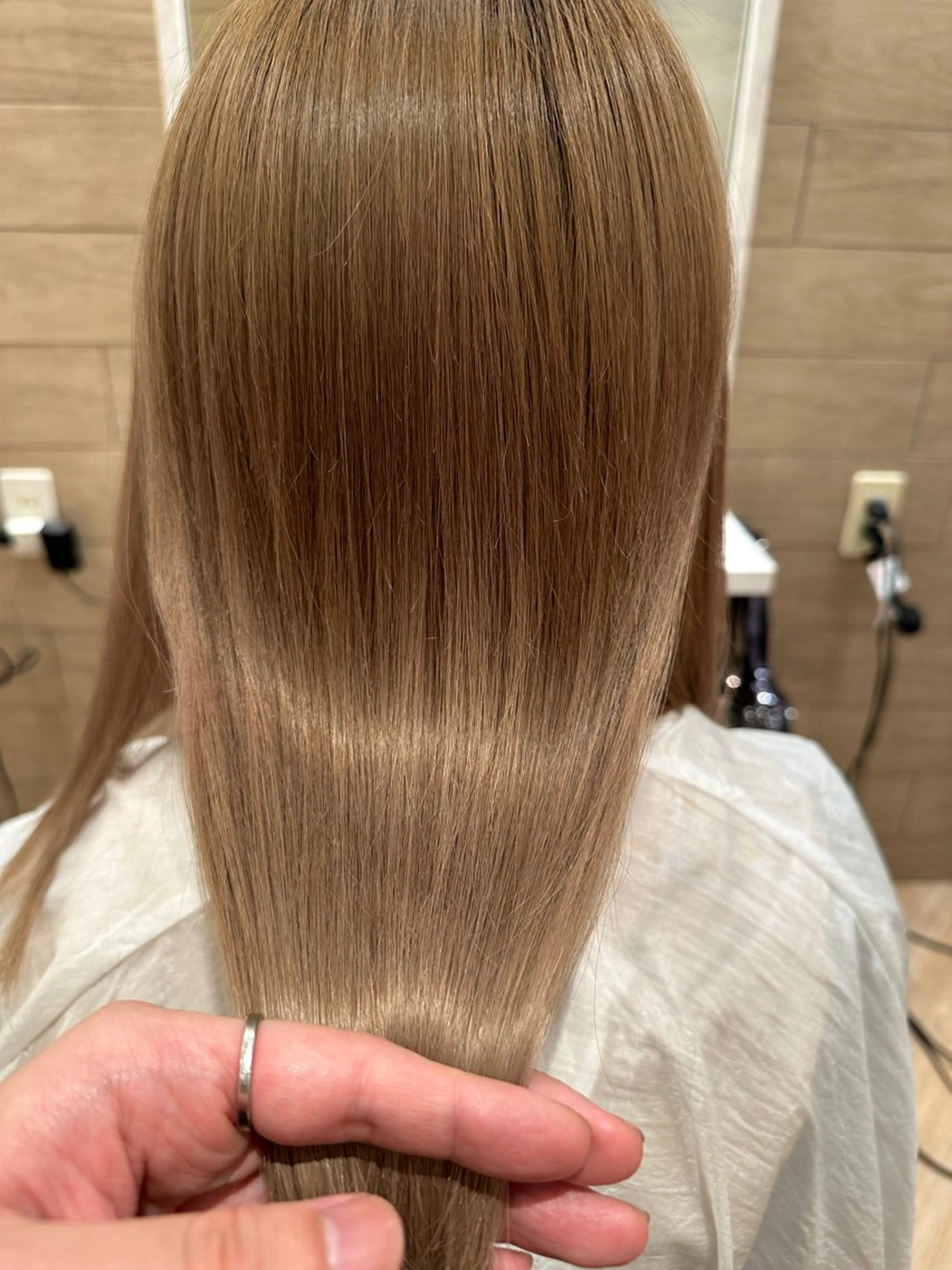 セミロング 髪質改善 縮毛矯正 トリートメント 💎ReFaで作る 髪質改善💎のヘアスタイル