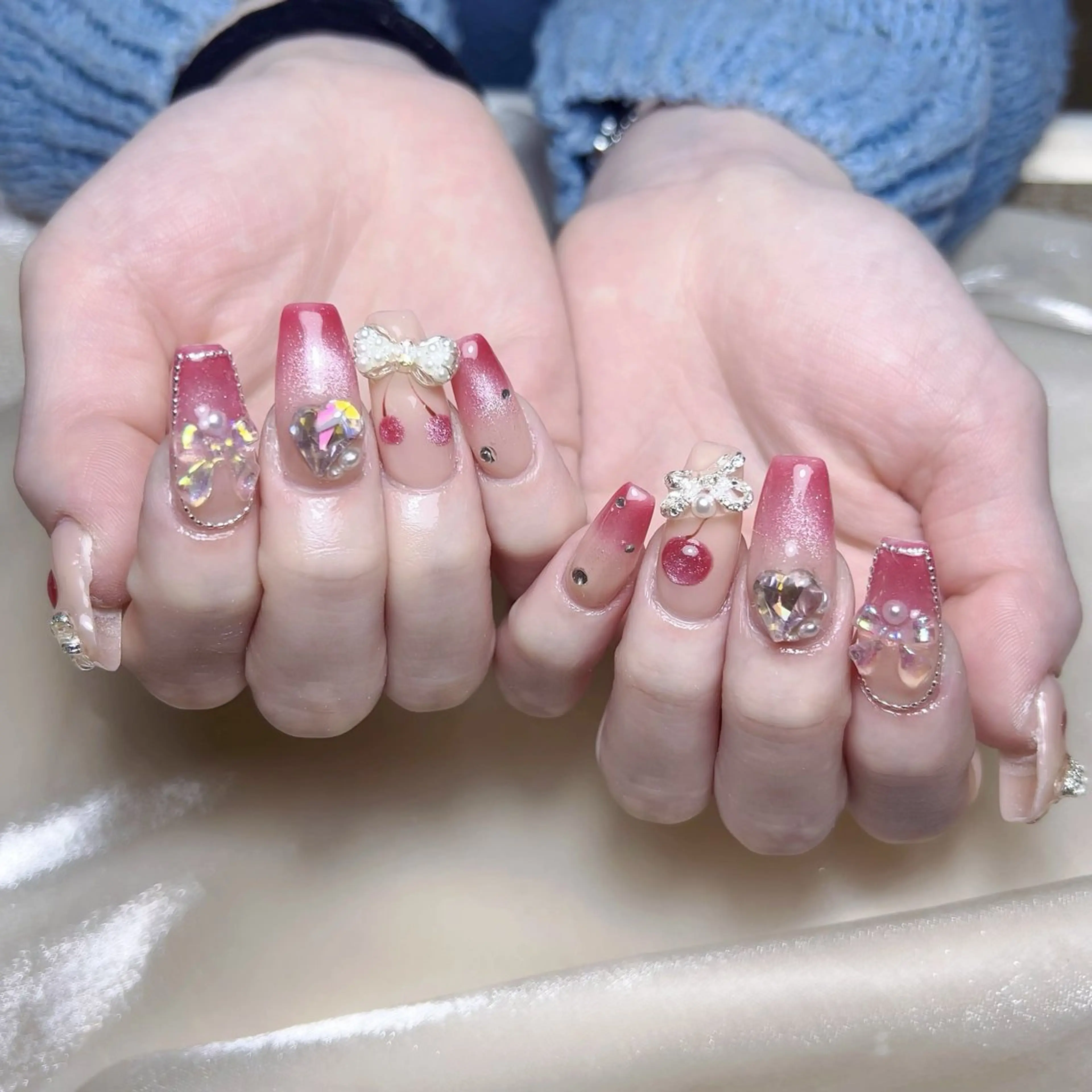 メンズ ネイル メンズ韓国風 アートネイル オーロラネイル ガーリー キラキラネイル Nail salon 木にいるのネイルデザイン