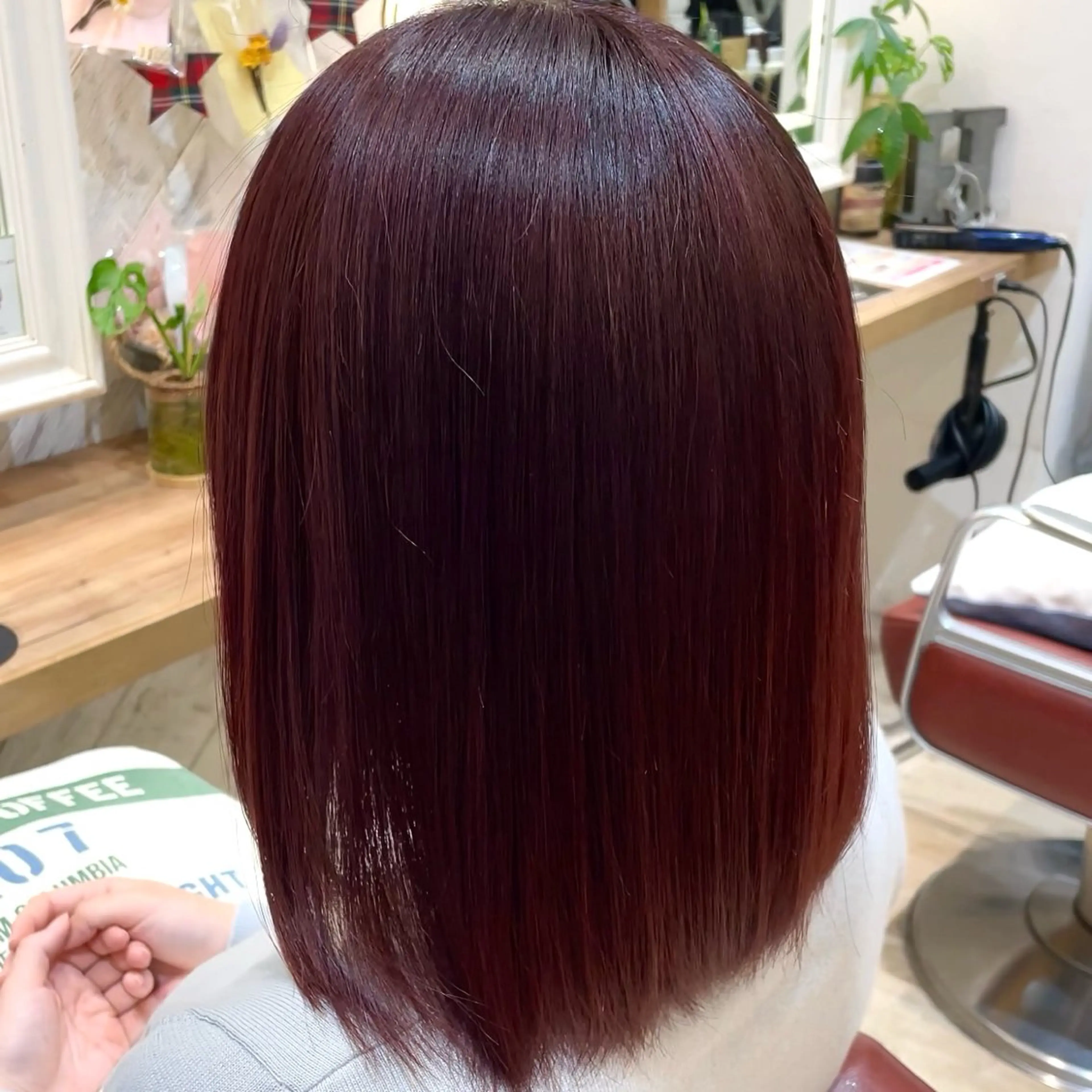 ミディアム カラー レッドカラー ヘアカラー トリートメント 横浜パーマ🌐ボブ✨ 暖色カラーもえかのヘアスタイル