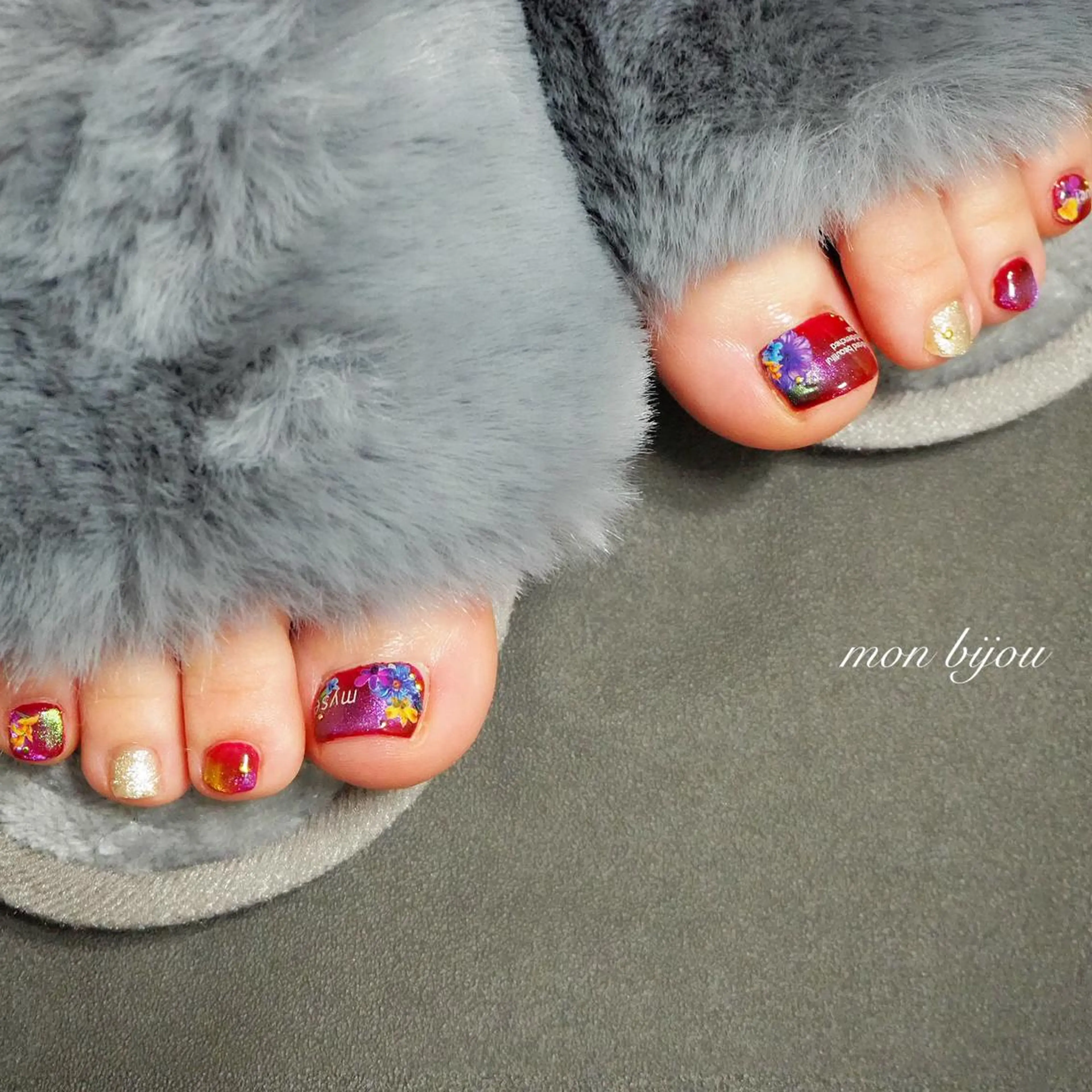 ネイル フラワーネイル 赤色 フットネイル mon bijou 坪井のネイルデザイン