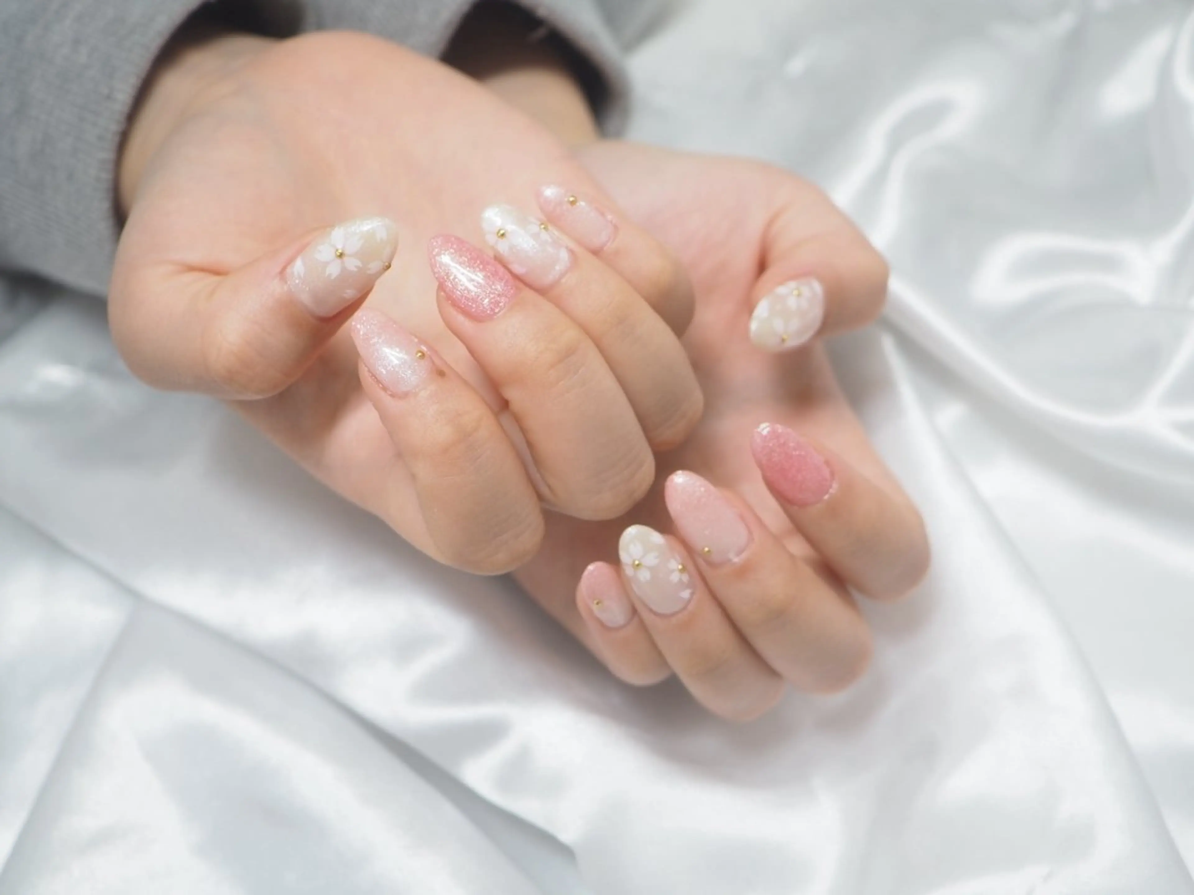 ミディアム ハンドネイル 中道 彩花のネイルデザイン