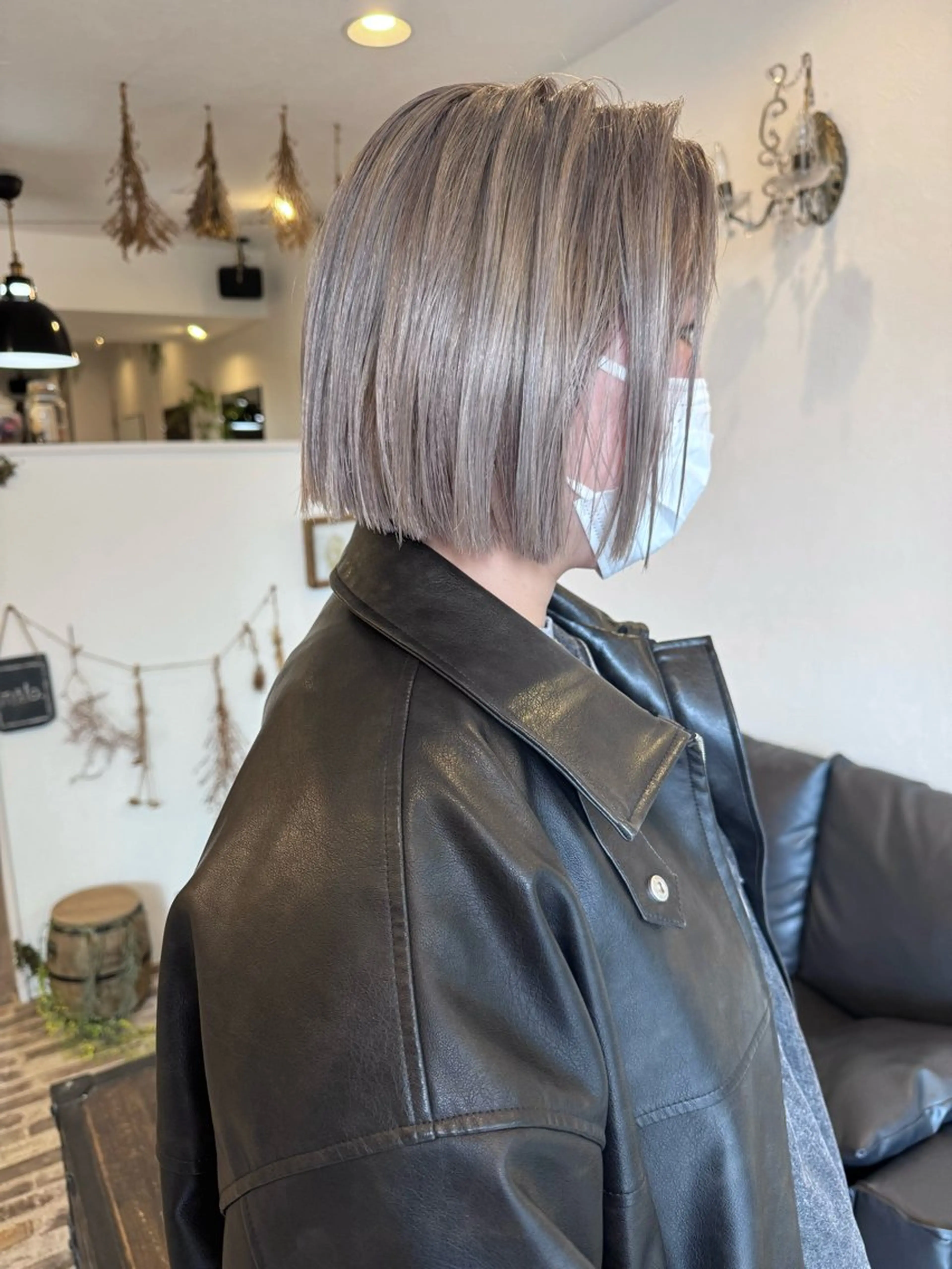 ショート カラー ベージュカラー ブリーチ ホワイトベージュ ヘアカラー m ā l o.🌷 サカモトマイコのヘアスタイル