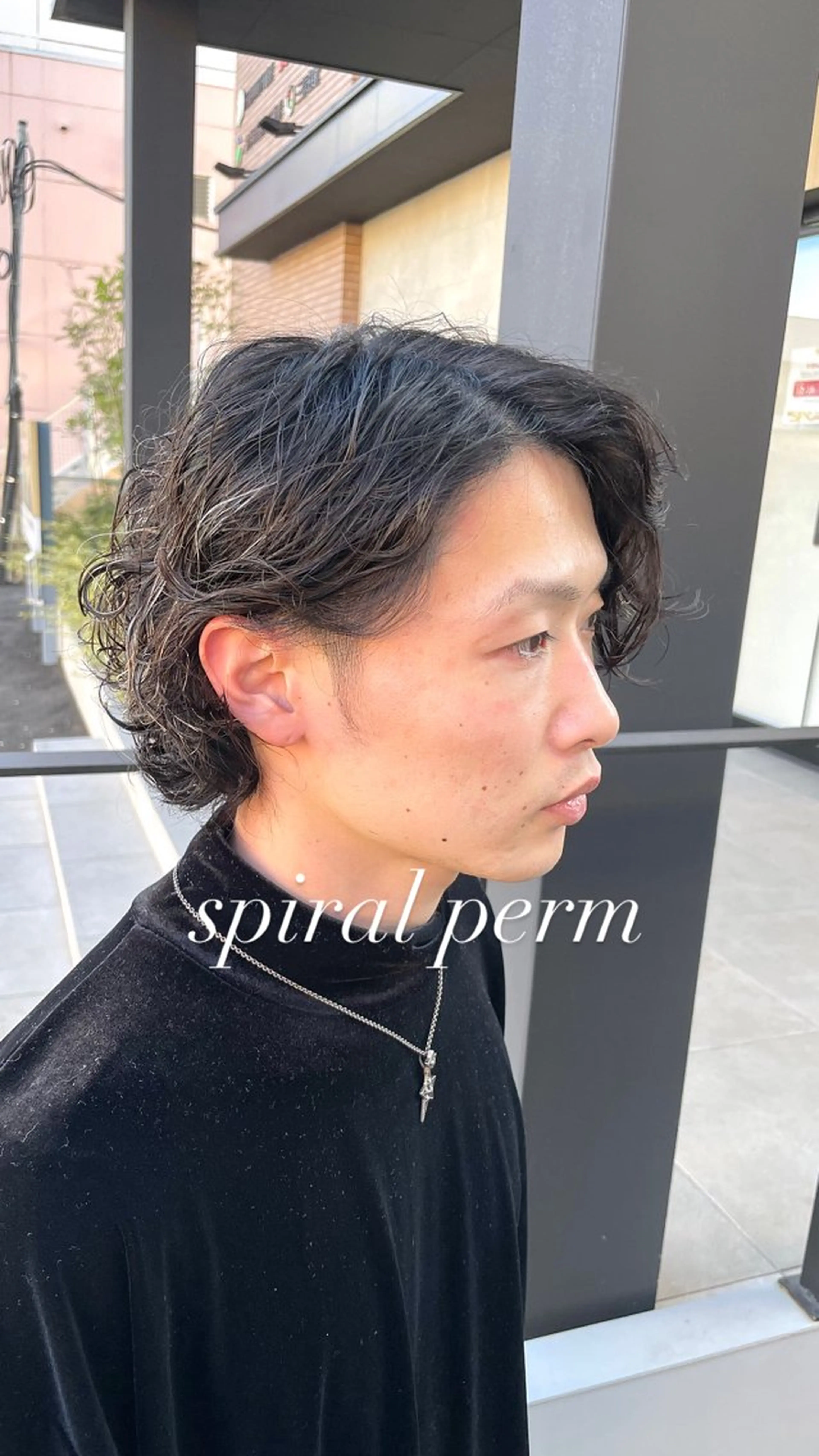 パーマ メンズ メンズパーマ スパイラルパーマ カット パーマ 横山 亮太のヘアスタイル