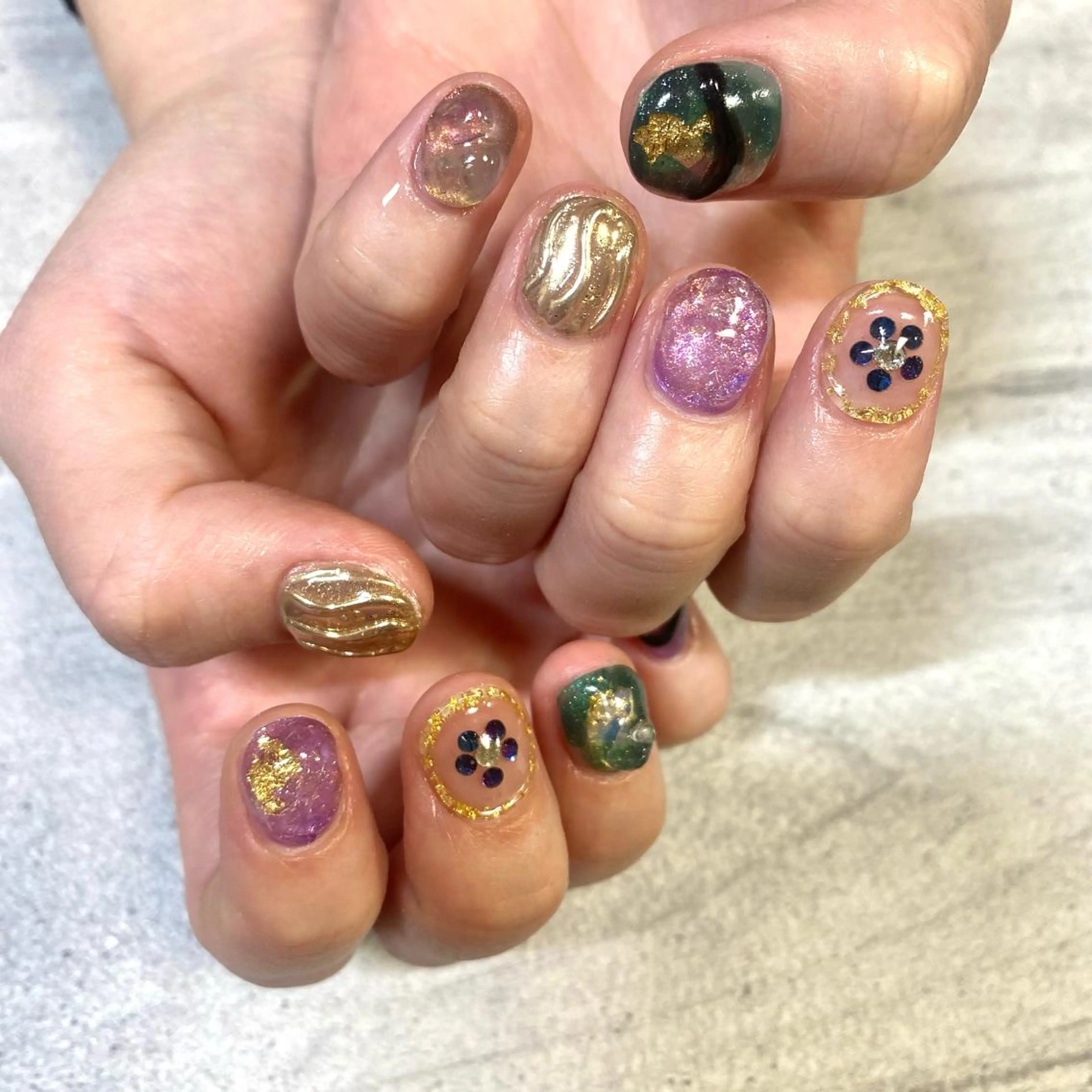 ショート カラー パーマ ヘアアレンジ メンズ キッズ ネイル マツエク・マツパ アイブロウ 成人式 成人式 成人式 ハンドネイル ハンドケア 今福鶴見ネイル 8(ｴｲﾄ)のネイルデザイン