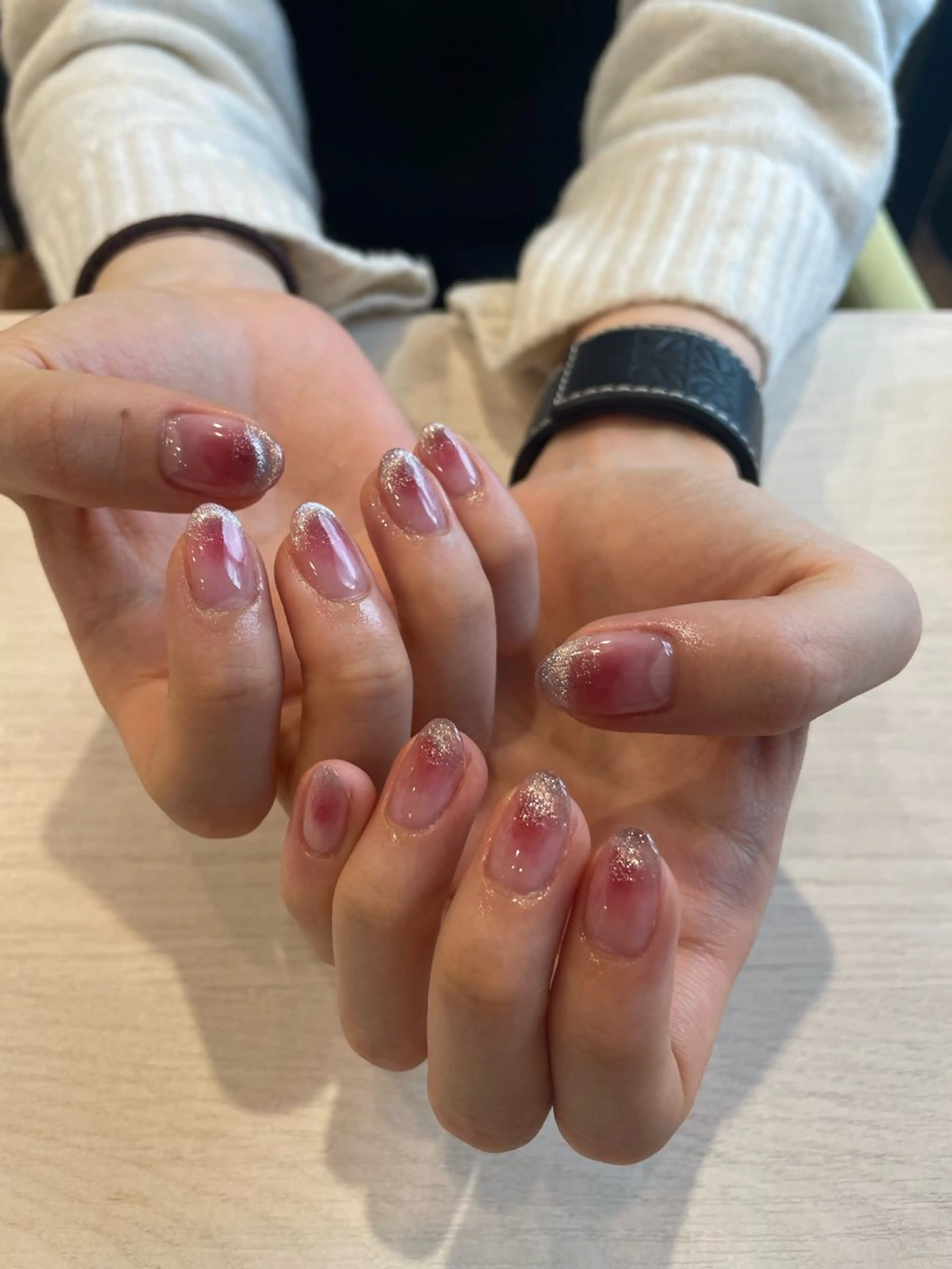 ネイル チークネイル キラキラネイル マグネットネイル 成瀬 妃生路のヘアスタイル