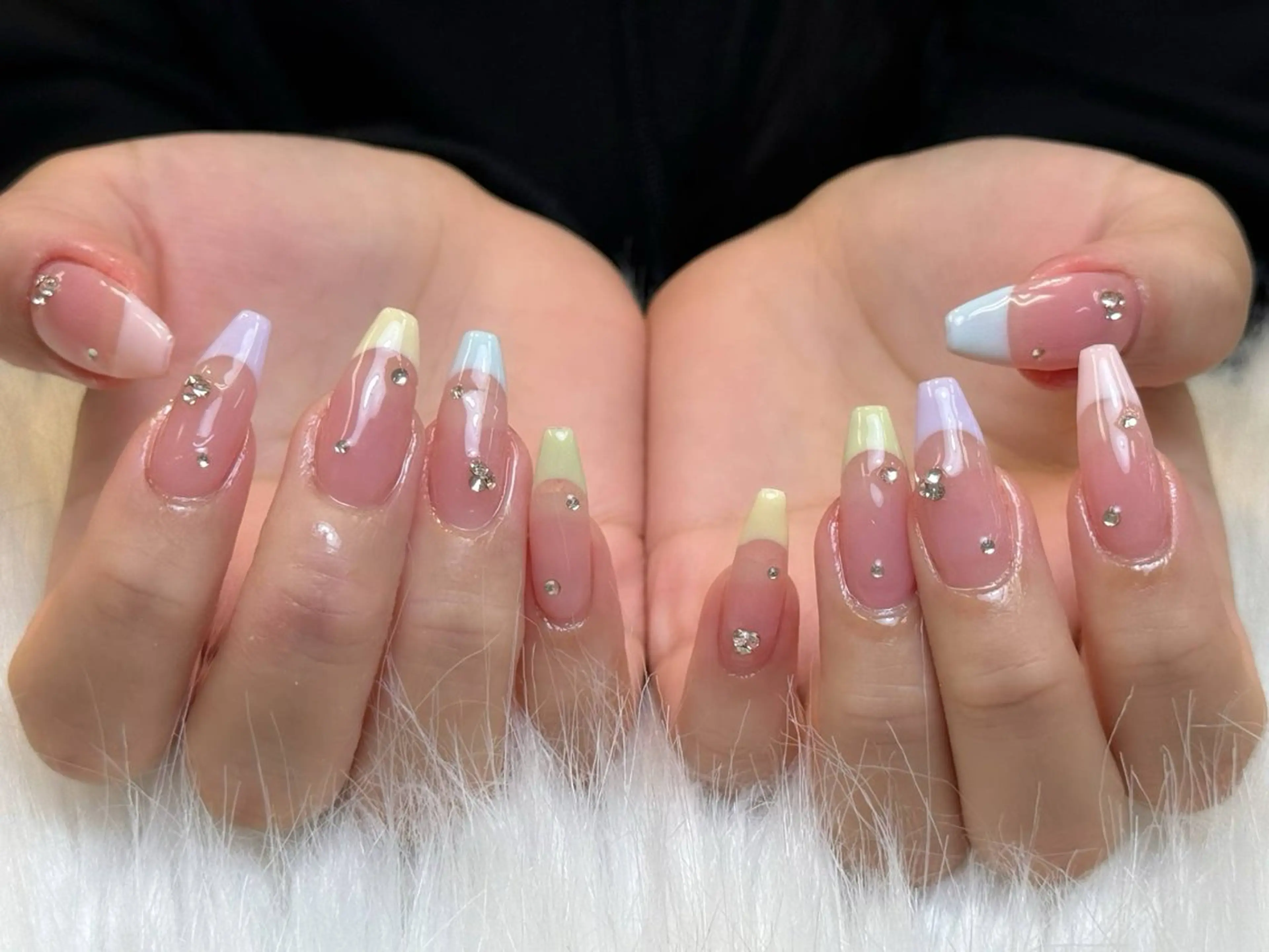 ネイル グラデーション キラキラネイル ワンカラーネイル 冬ネイル Jenn Nail Salonのネイルデザイン
