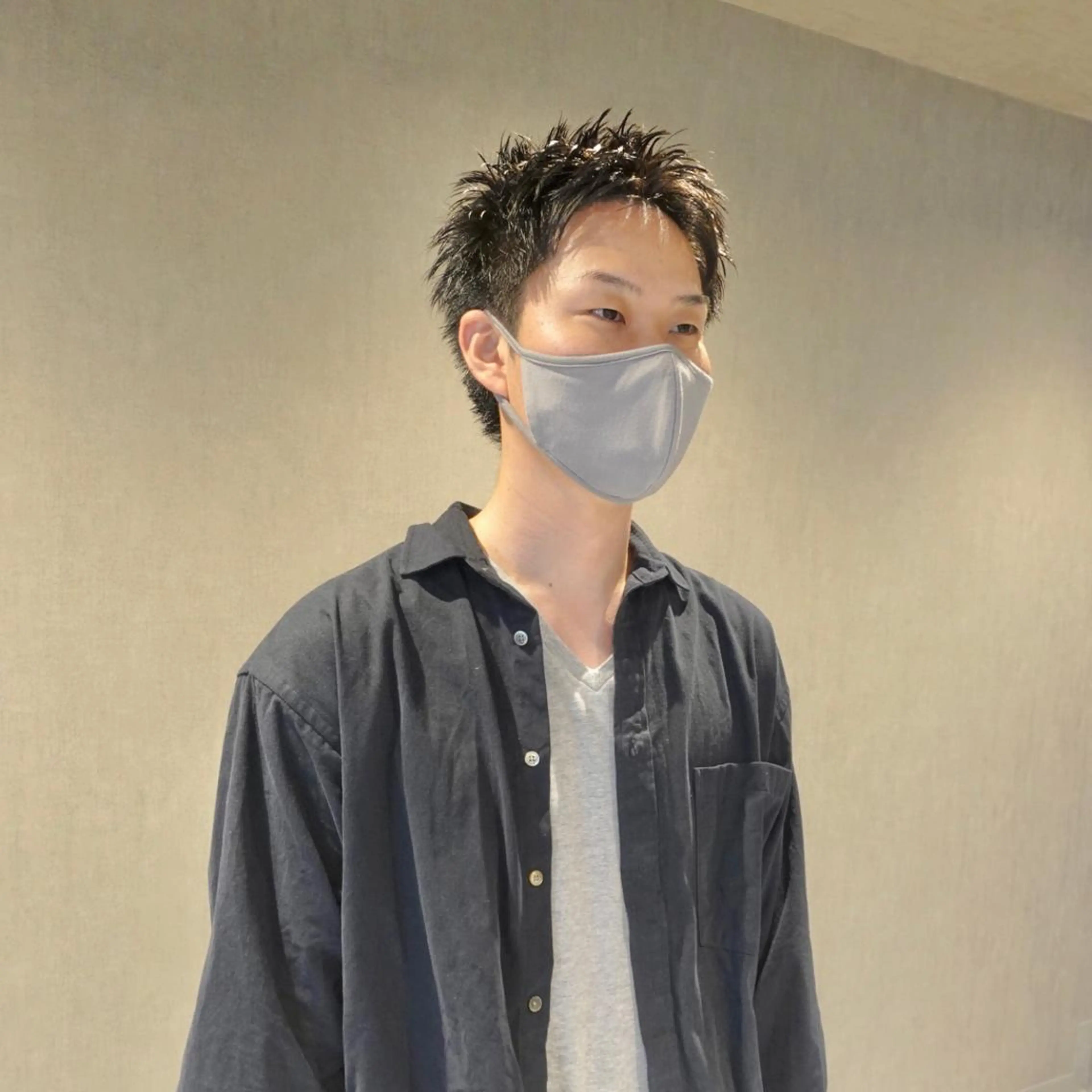 メンズ スパイキーショート 刈り上げ ヨシカワ タツキのヘアスタイル