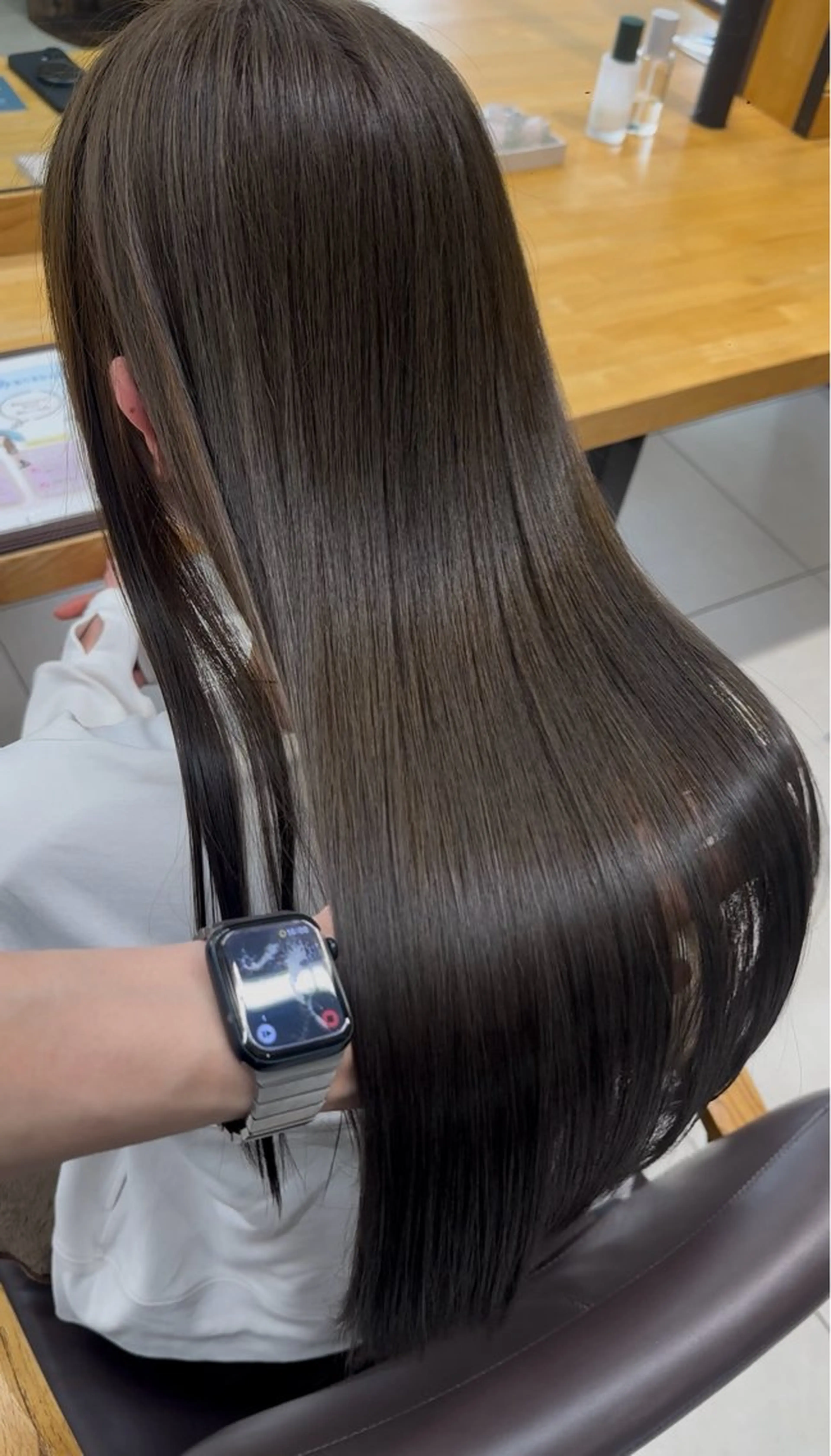 ロング カラー 透明感カラー グレージュ オリーブカラー オリーブグレージュ オリーブグレー ヘアカラー Laulu 佐藤壮也のヘアスタイル