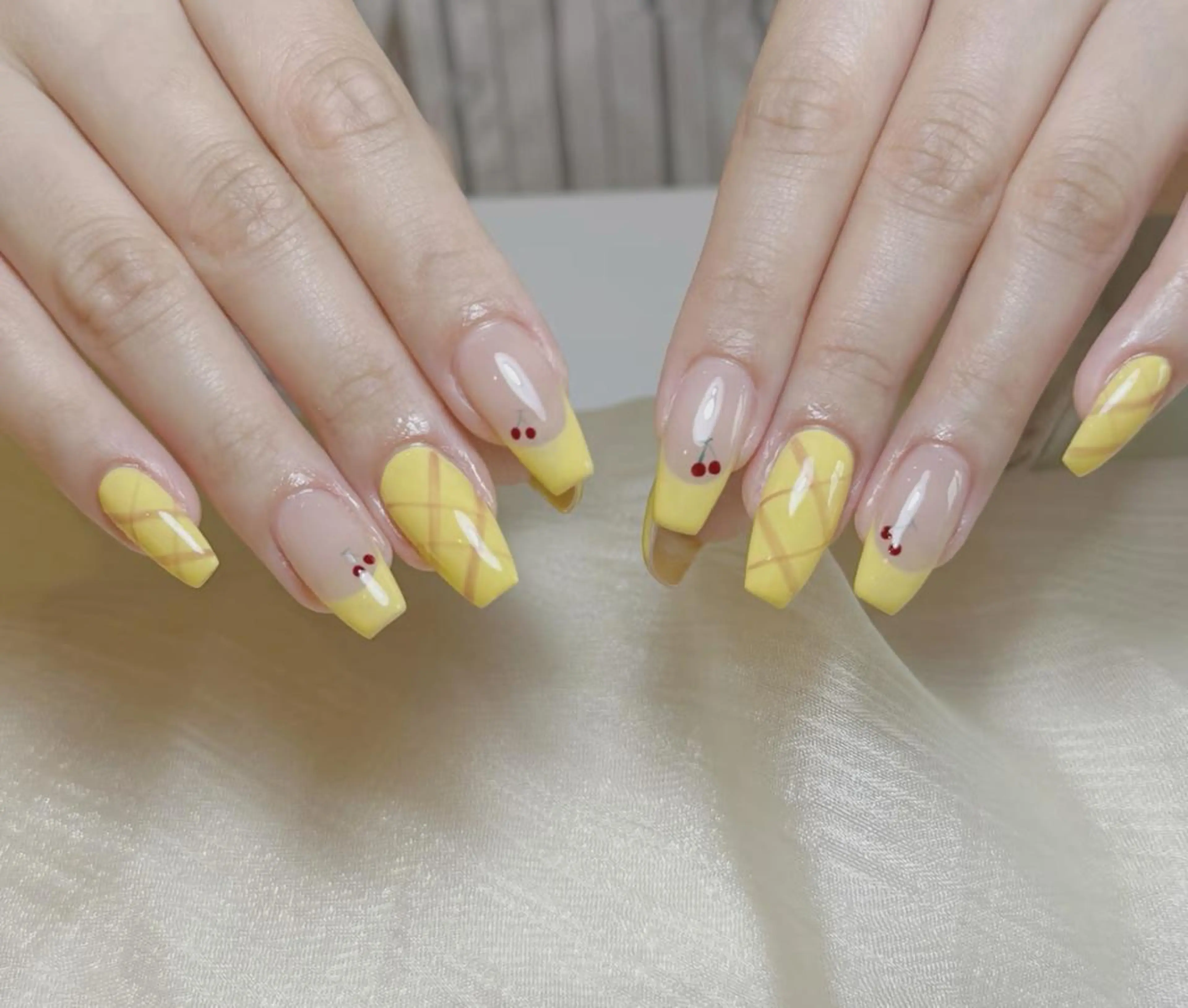 ネイル ハンドネイル ハンドケア 🍑 momo_nailのネイルデザイン